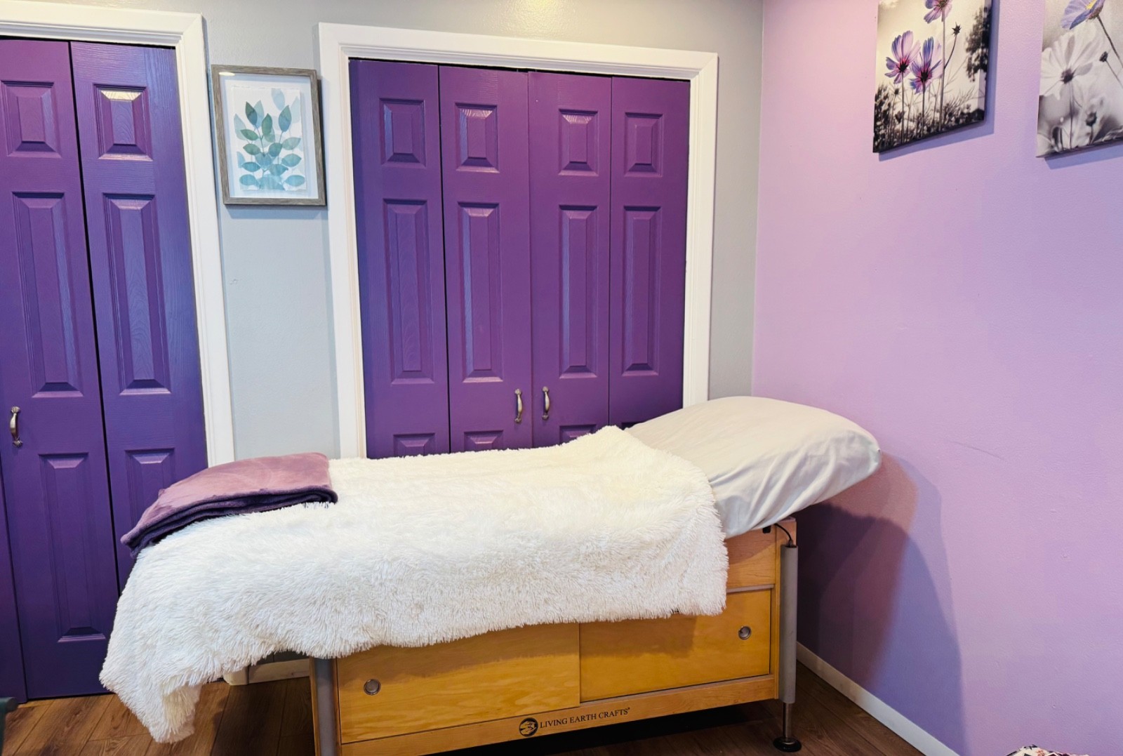 Massage Table by Living Earth Crafts (gently used, perfect condition, beige)