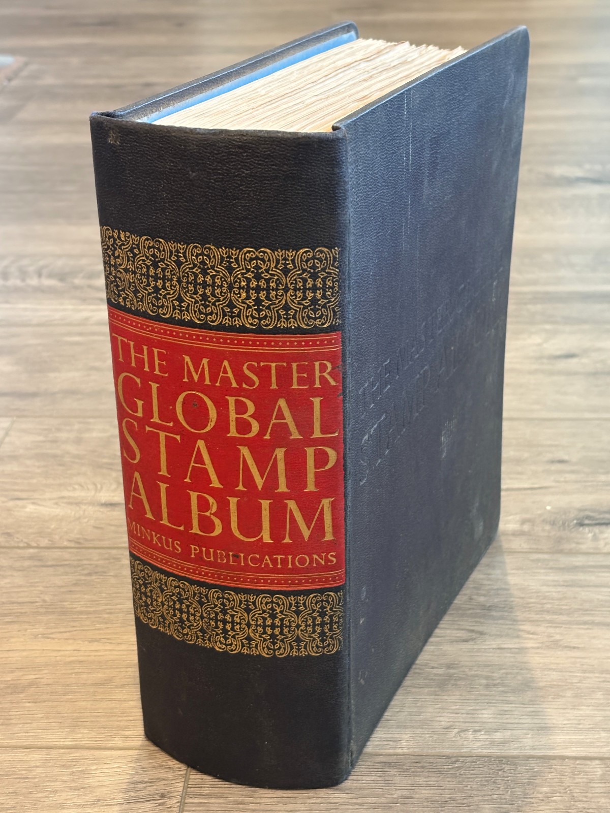 Minkus Master Global Stamp Album