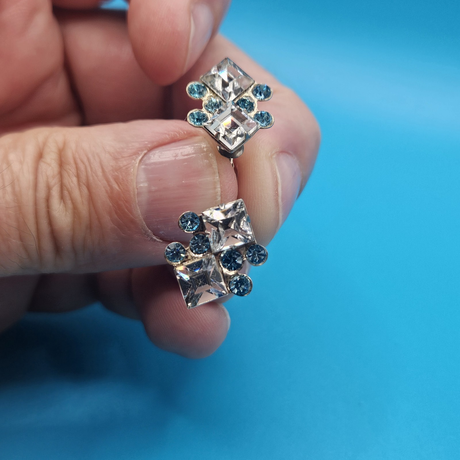 Vintage Costume Jewelry Earring Featuring Blue and Clear Rhinestones Screw Back