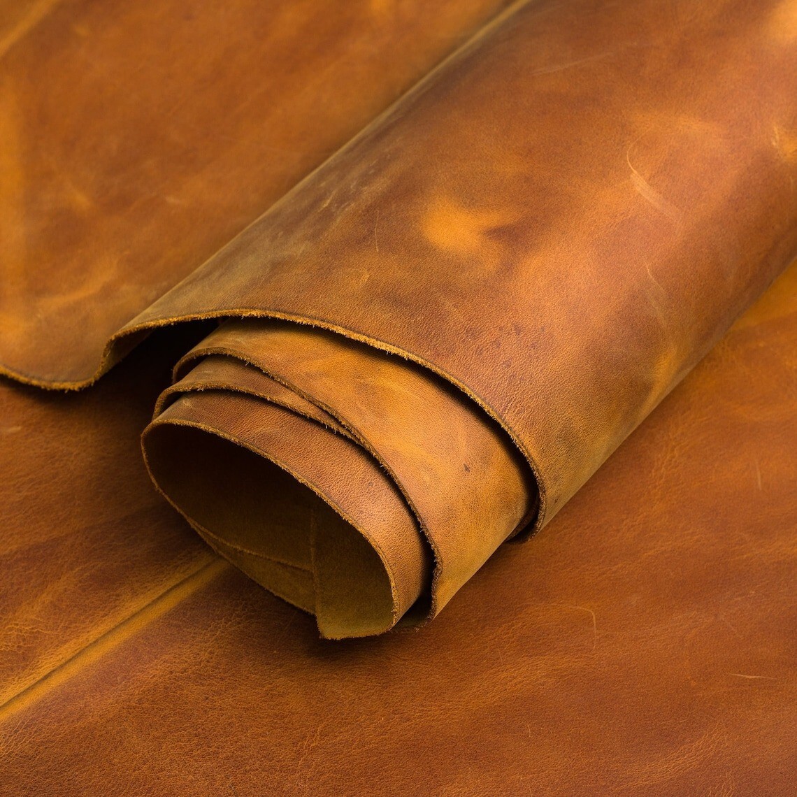 A Grade Crazy Horse Leather Panel - Bull Hide, Cinnamon Brown, 24'' x 24''