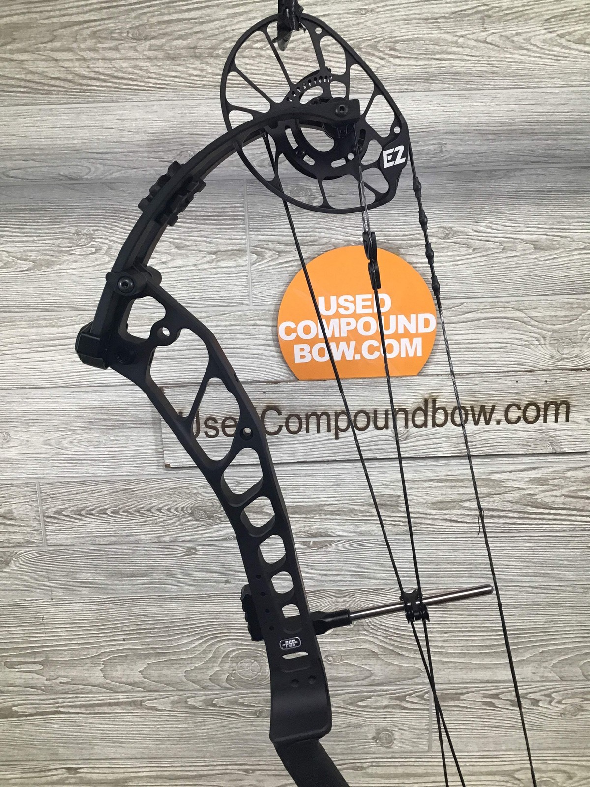 NEW IN BOX W/Warranty PSE Shootdown Pro E2 70# RH Black Target Bow