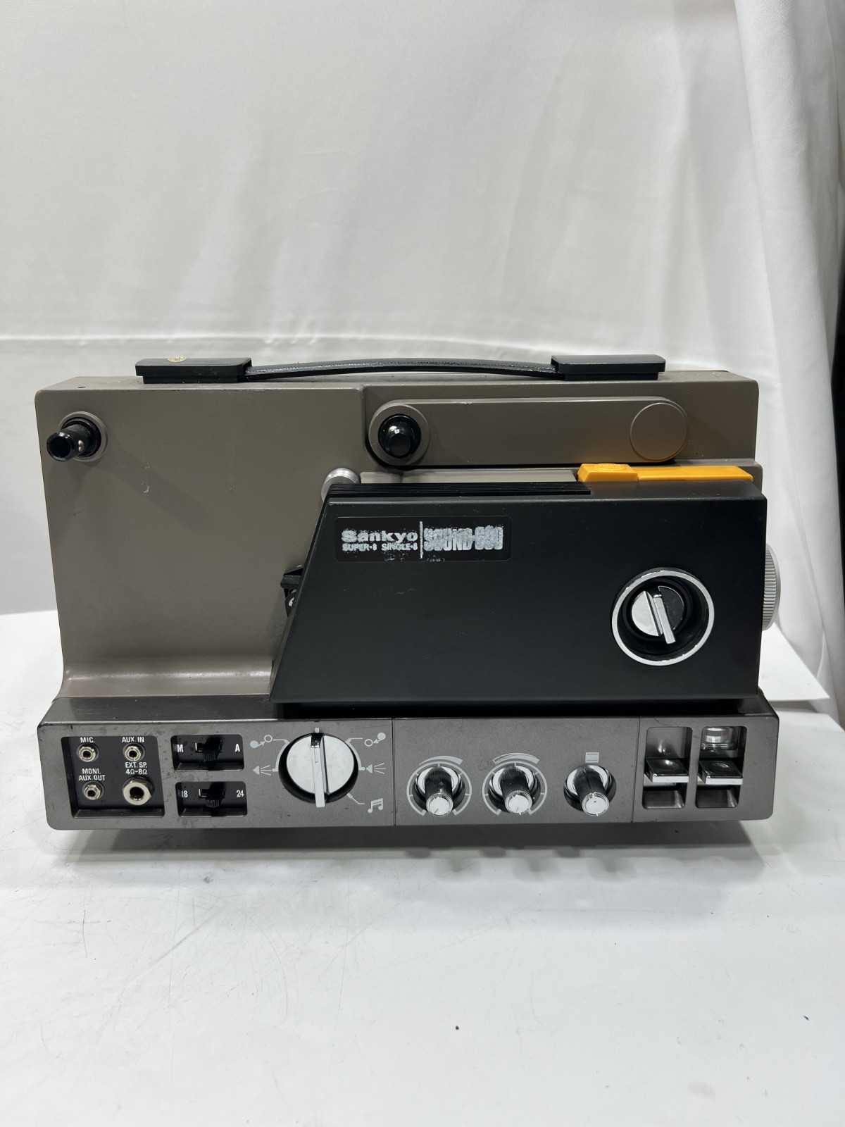 Used Sankyo Sound-600 Super-8 Single-8 Projector - Powers On