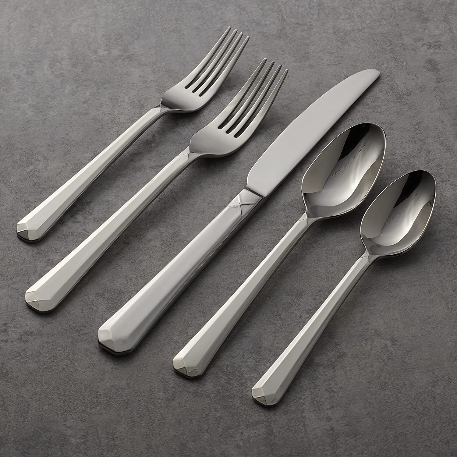 Oneida Chroma 5 Piece Place Setting