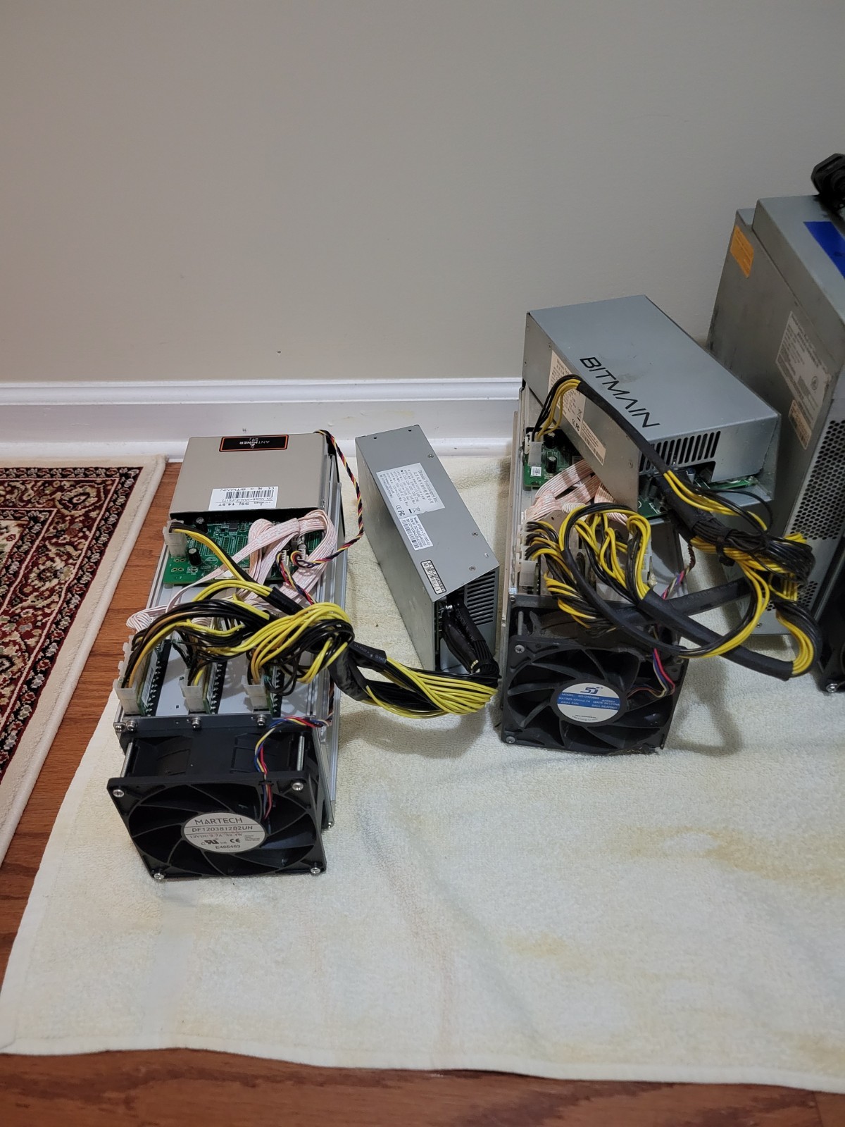 Bitmain Antminer S9 14 TH/s Bitcoin Miner with APW3 Power Supply not working