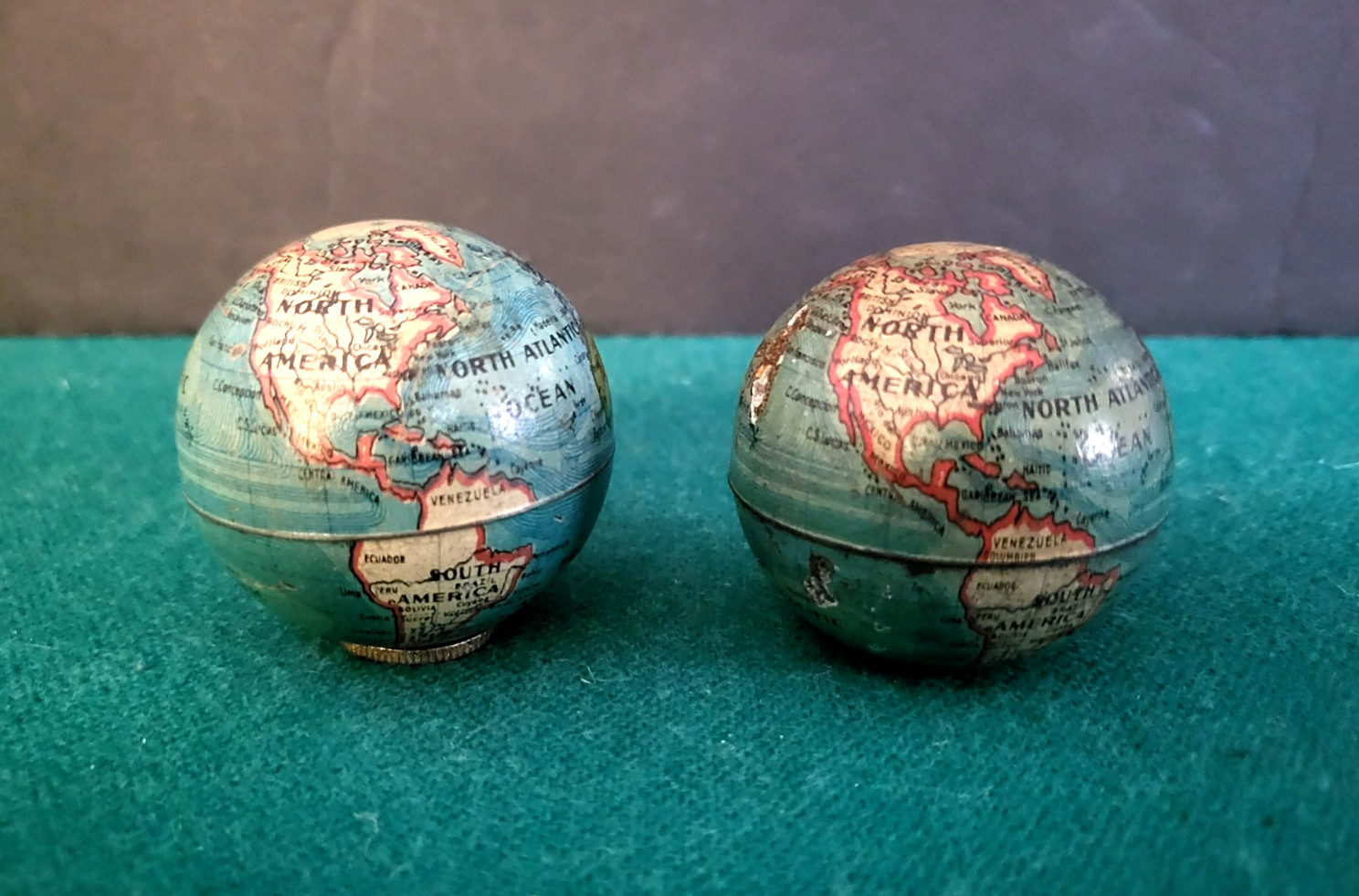 VTG 1950s Lot Of 2 Tin Litho Fine Detail Globe Pencil Sharpeners Made In Germany