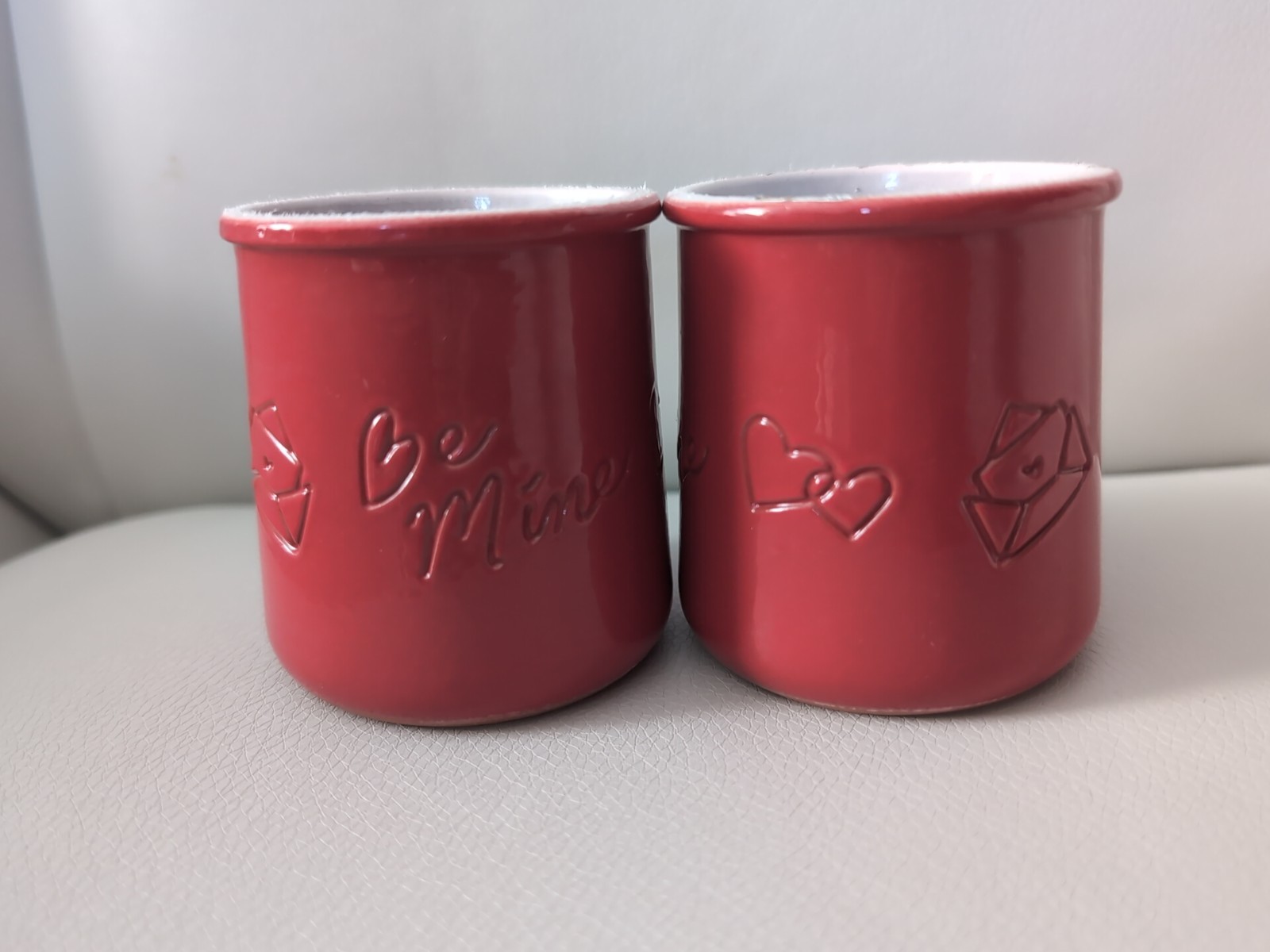 2 X La Fermiere Valentines Day Yogurt Terra Cotta Cups Red "Be  Mine” Oven Safe