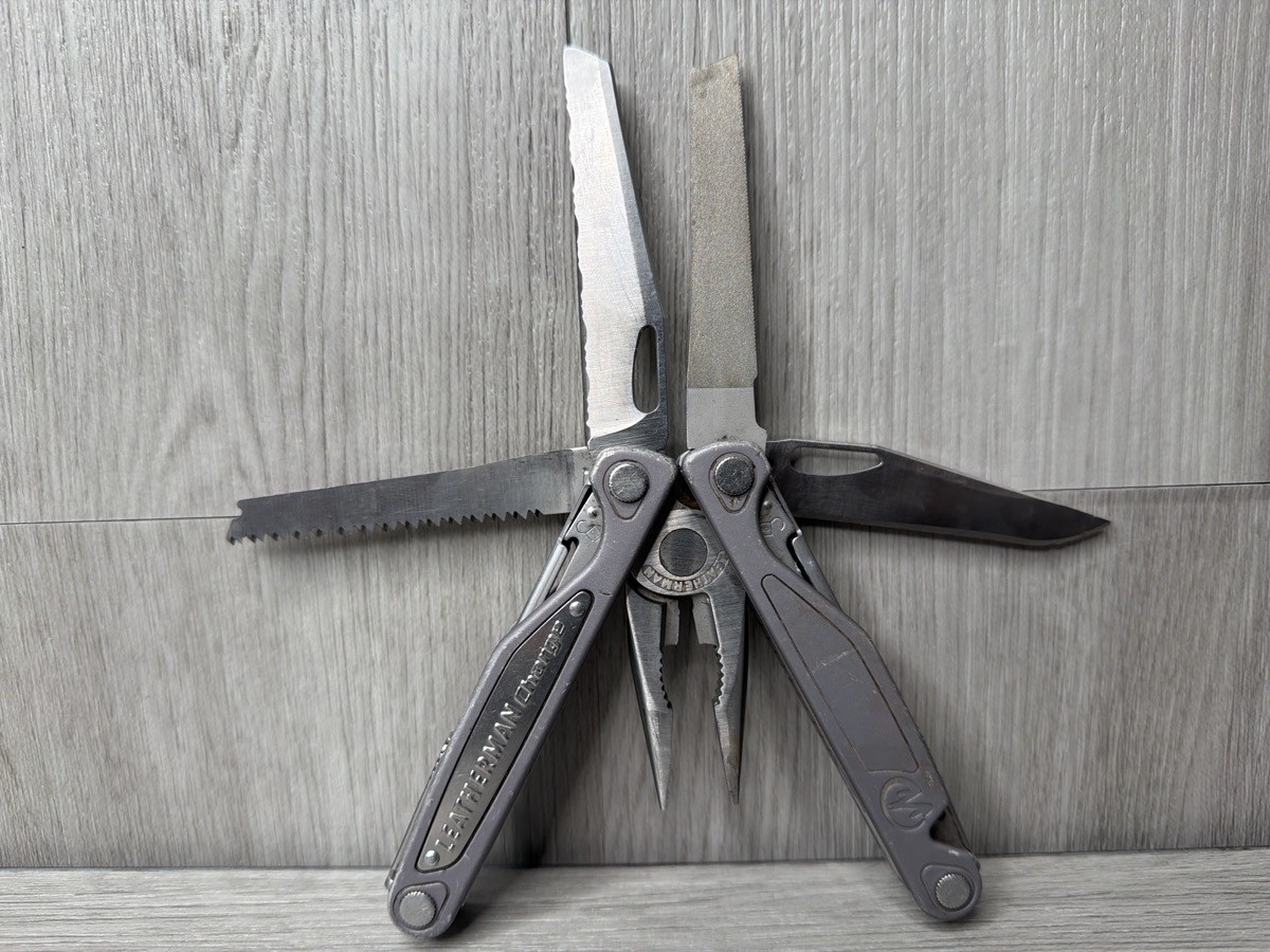 Leatherman Charge Multi-Tool - Aluminum Scale *Discontinued* (A1D022378)