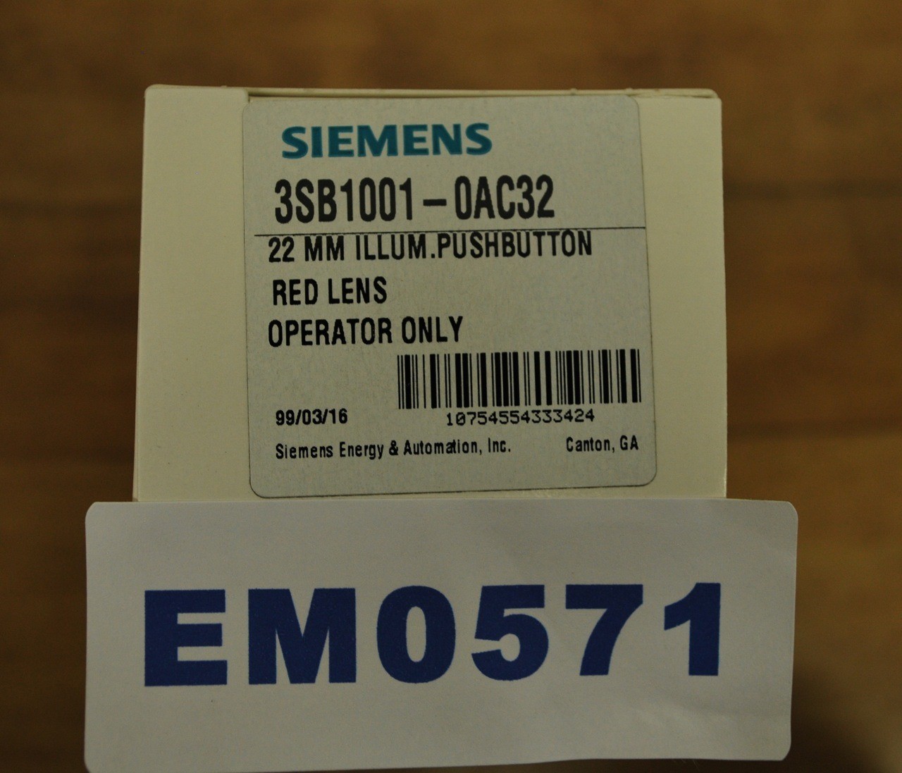 Siemens 3SB1001-0AC32 22mm Illuminated Pushbutton Red Lens - NIB - NEW