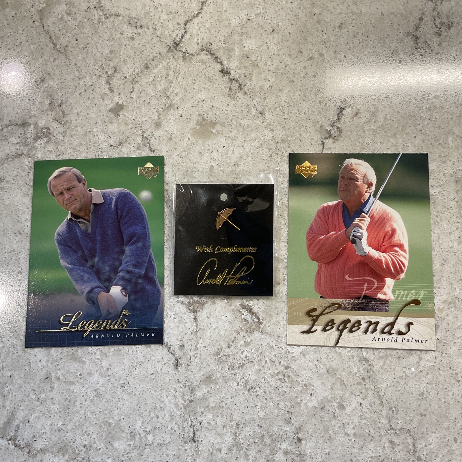 RARE Vintage Arnold Palmer Gold Tone Umbrella Golf Lapel Pin & 2 Bonus Cards