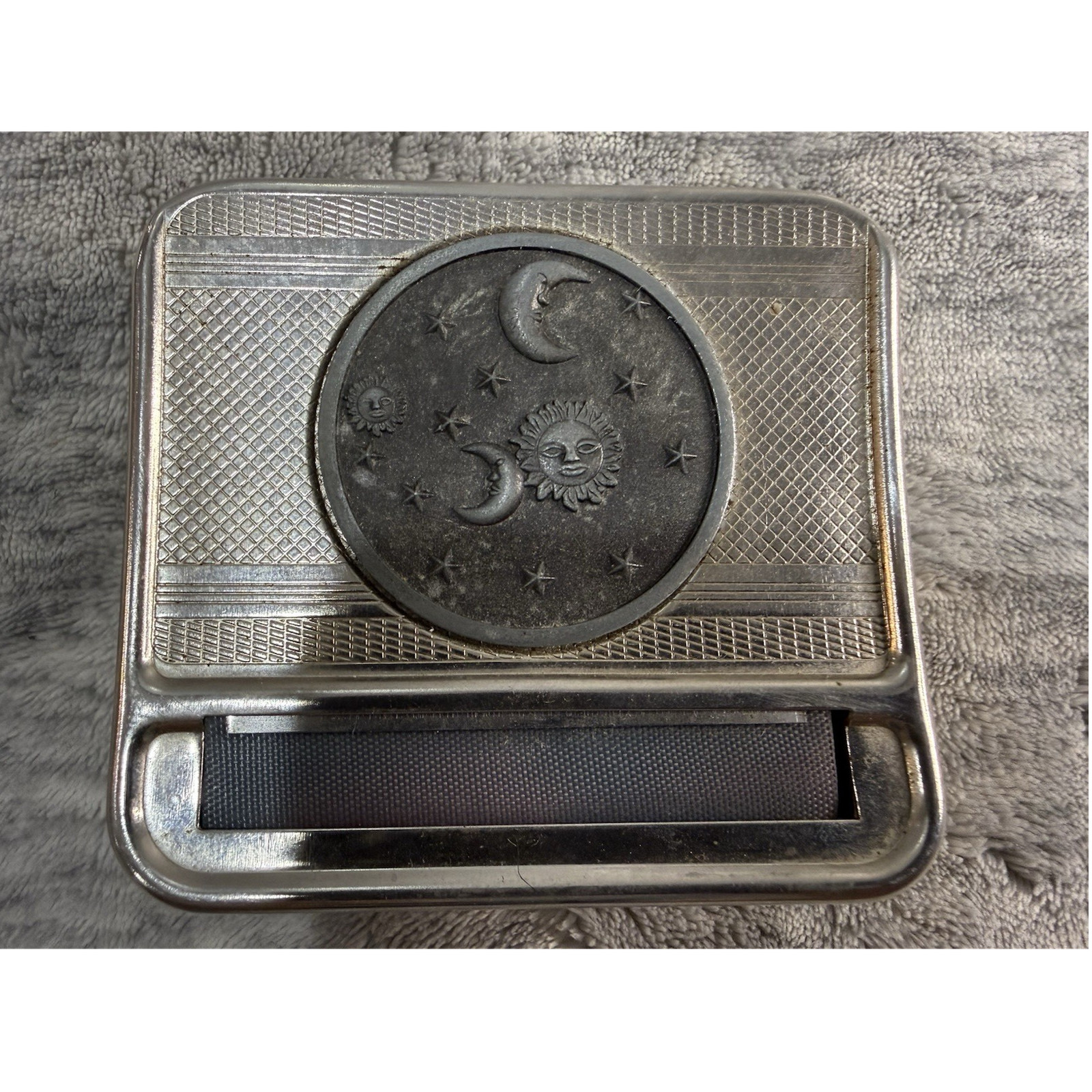 Nulite Automatic Cigarette Rolling Box Sun Moon Design Metal