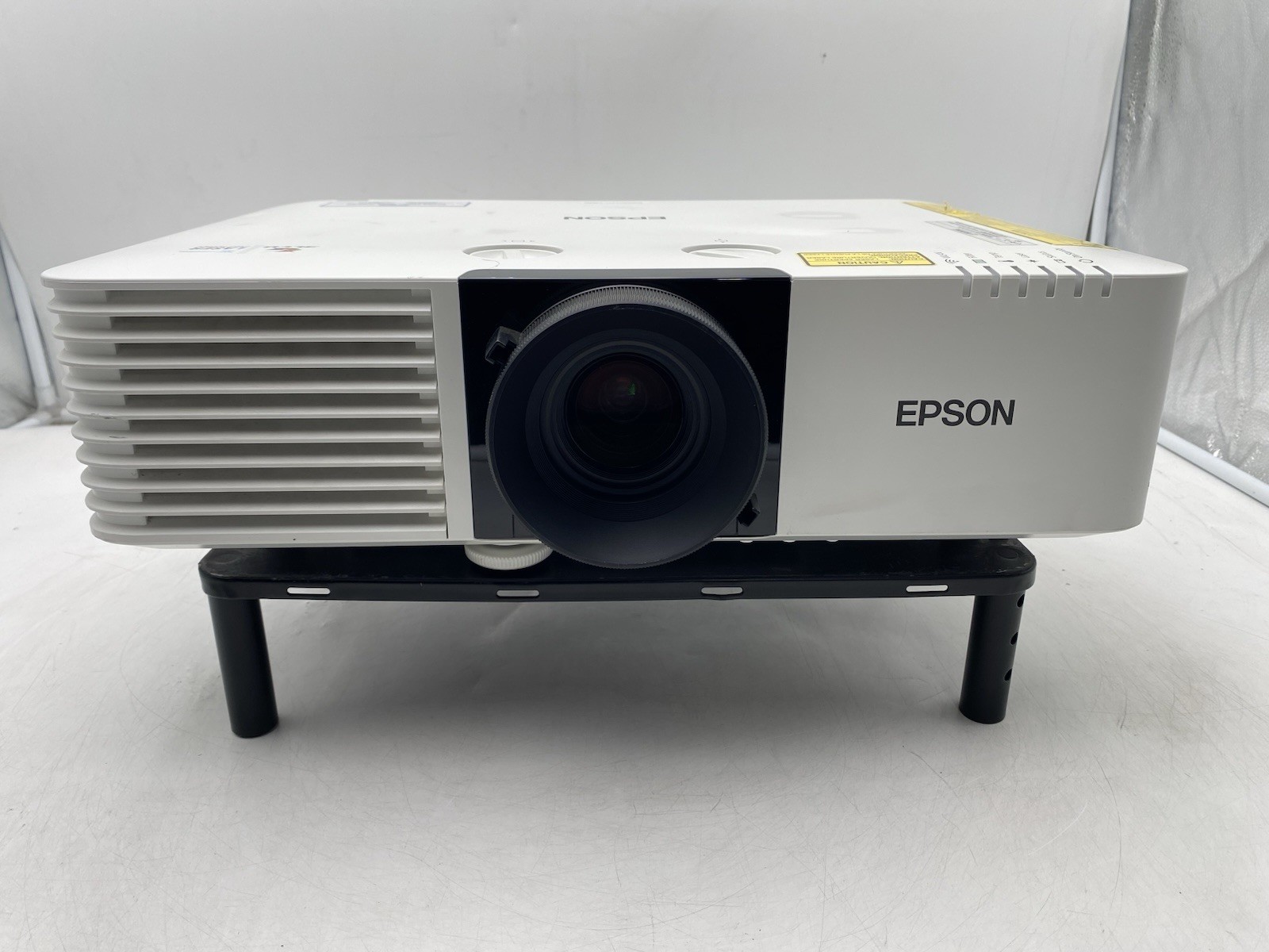 Epson Powerlite L610 / H905A -XGA Laser Projector 6000 Lumens 14964 Laser Hours