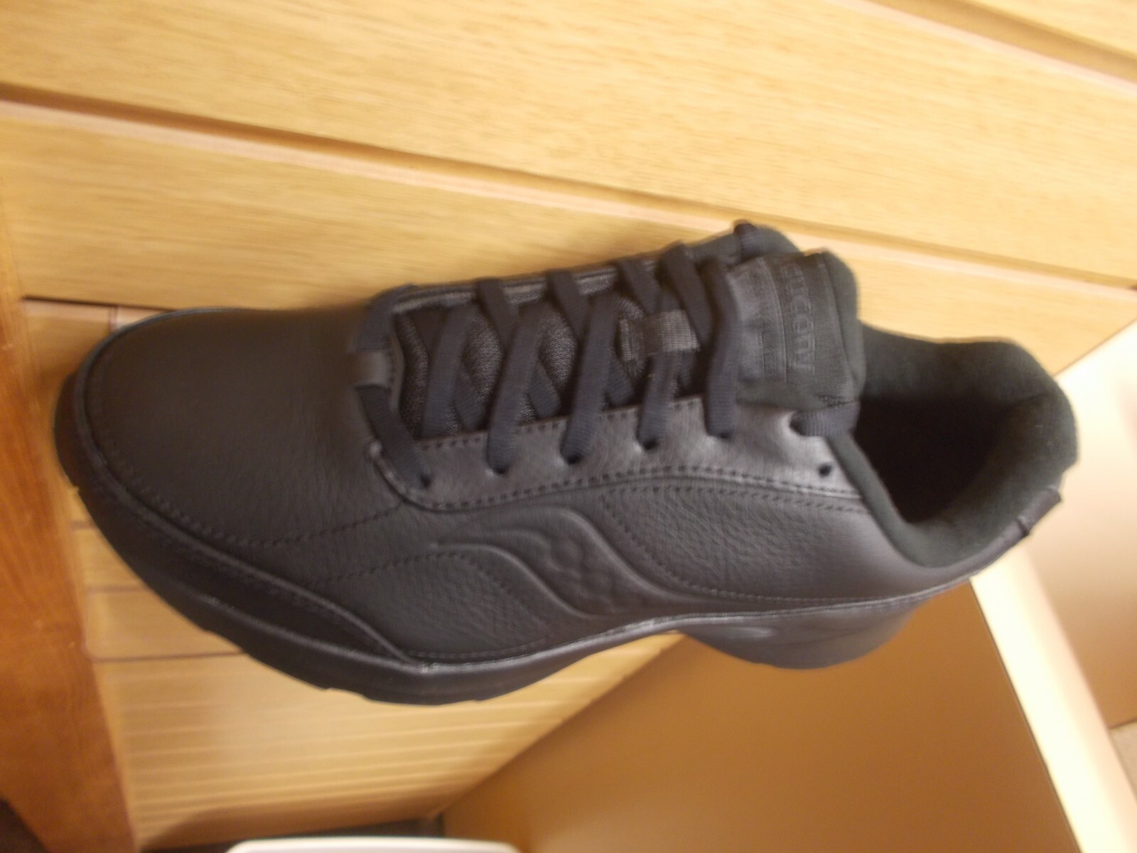 SAUCONY MEN'S OMNI WALKER 3 STABLE WALKING SHOE BLACK MEDIUM D WIDTH NEW 40202-2