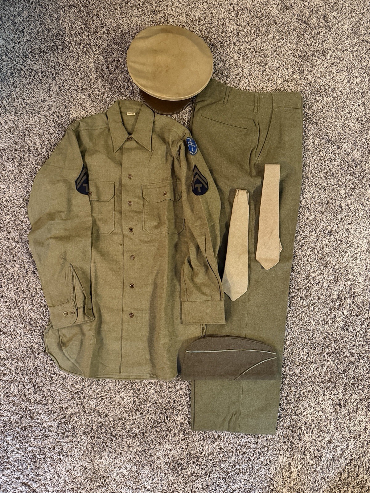 1943 US ARMY OUTFIT SET WITH HATS AND TIES- EXCELLENT CONDITION LORRAINE CROSS