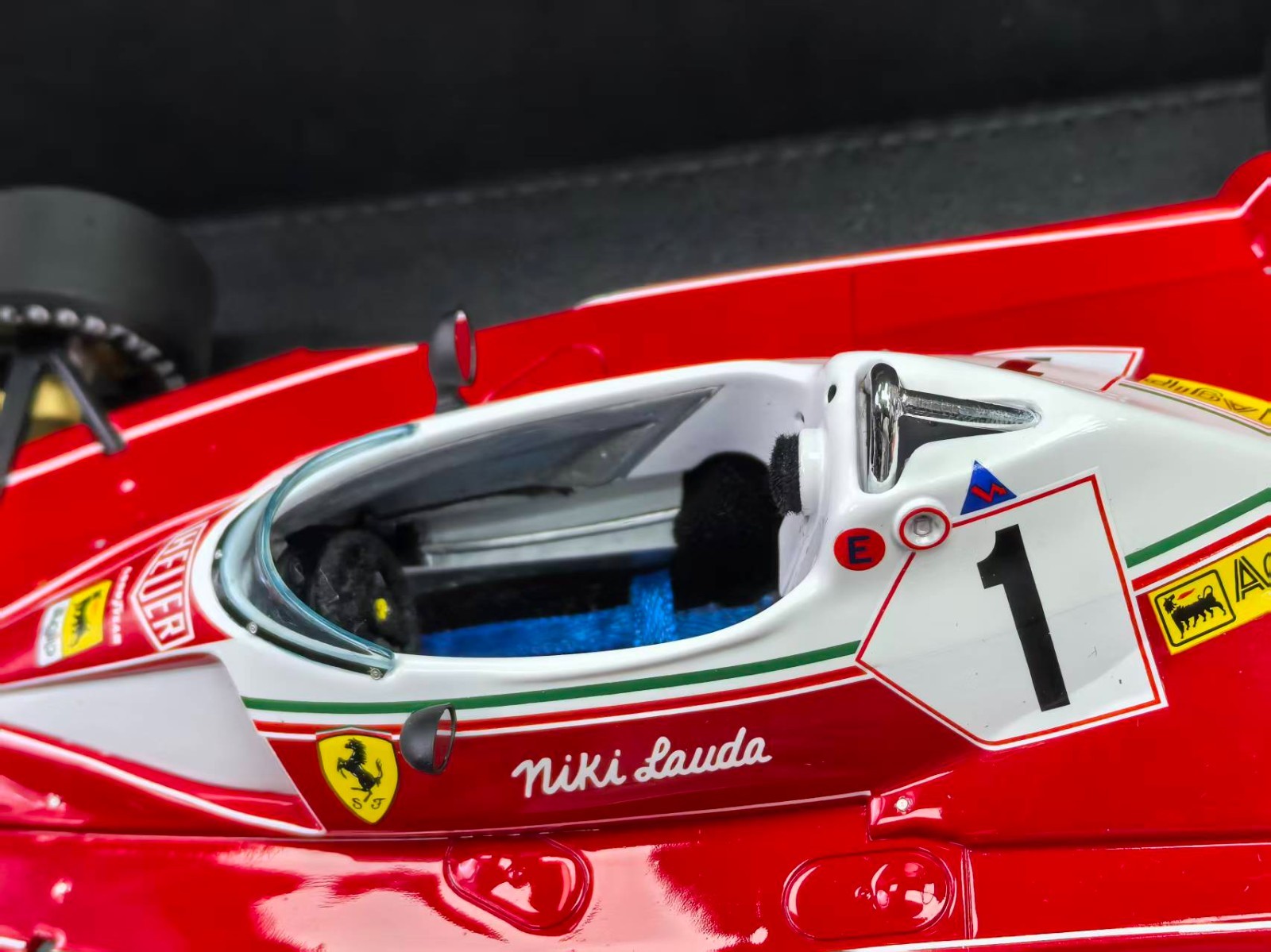 1/18 GP Replicas Ferrari 312T2 Niki Lauda Model