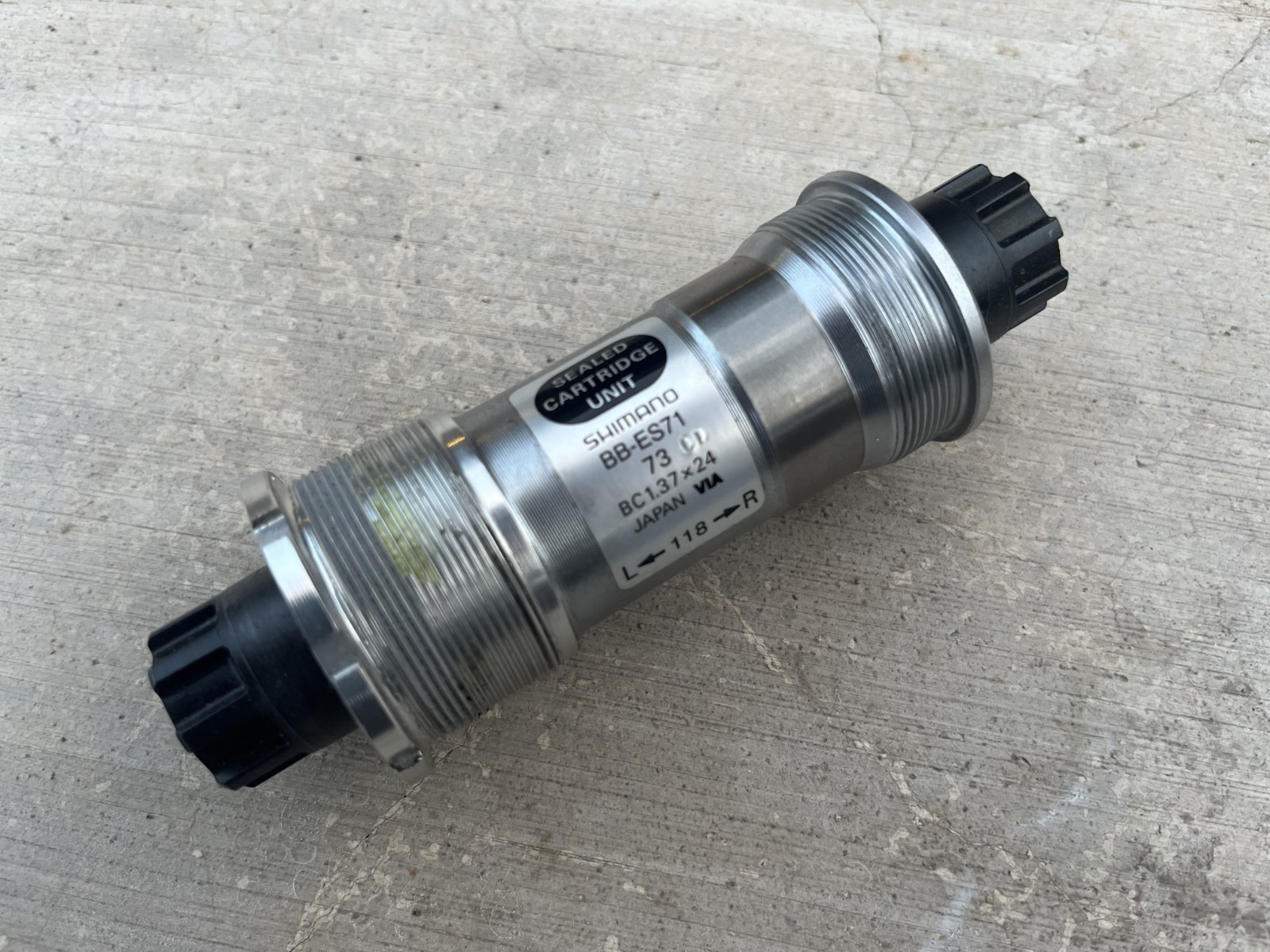 NOS Shimano Deore XT Octalink V2 Cartridge Bearing Bottom Bracket | 73x118 mm