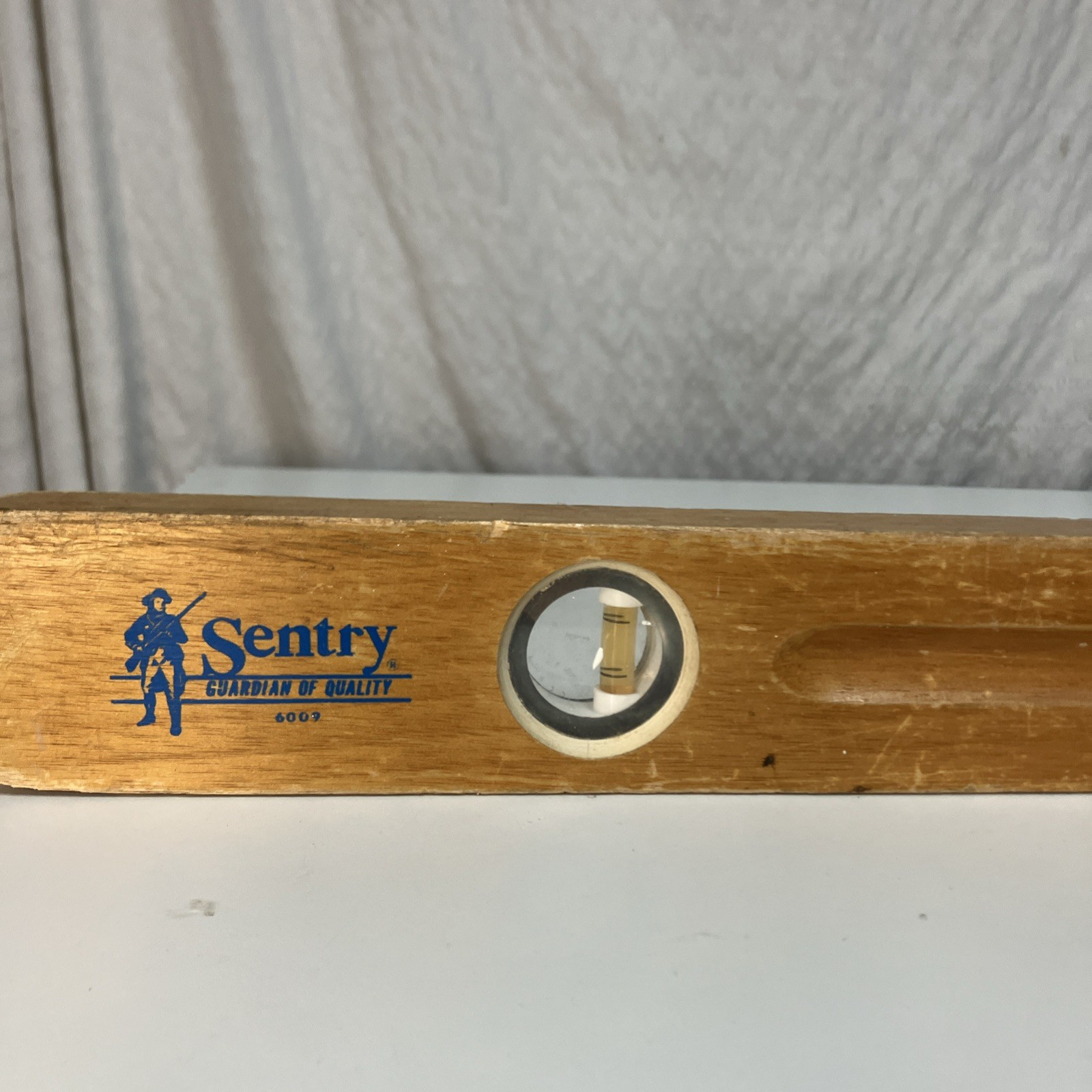 VTG Sentry Guardian of Quality #6009 Wood Spirit Leveler Spirit Vials Bubble 24"
