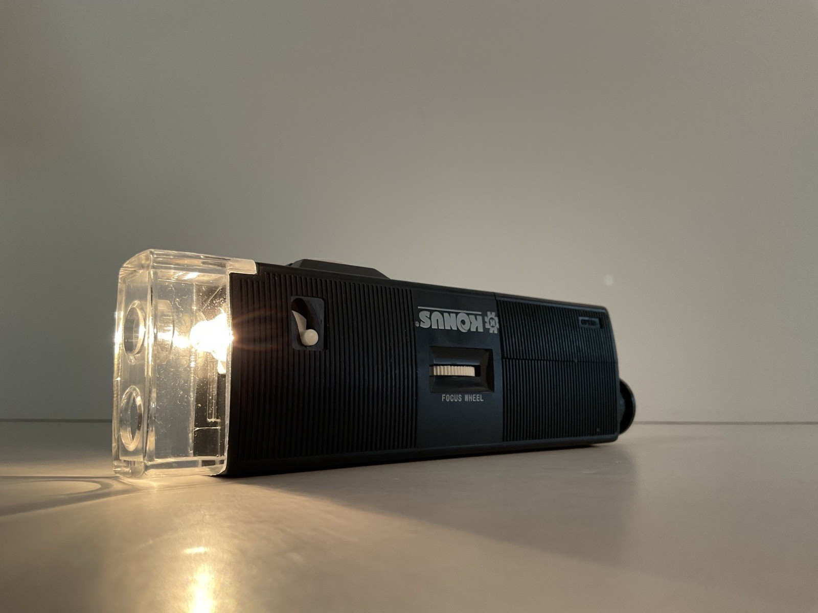 Konus 50x-80x Zoom Pocket Microscope (Model #3706) Flashlight Illumination