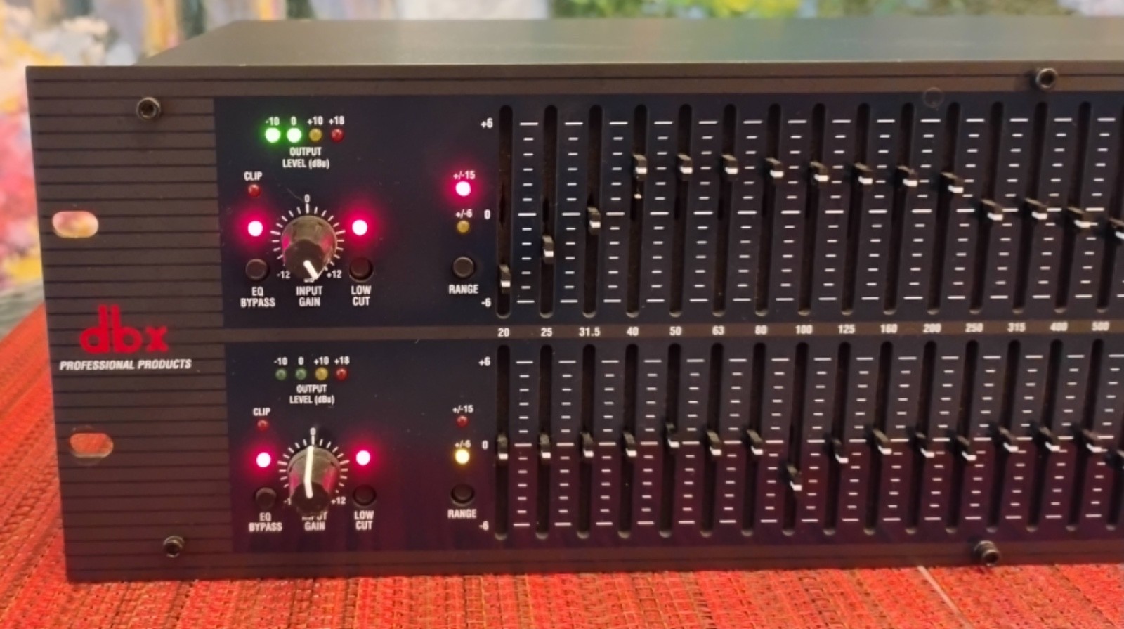 dbx 1231 Dual Channel 31-Band Equalizer - pristine!