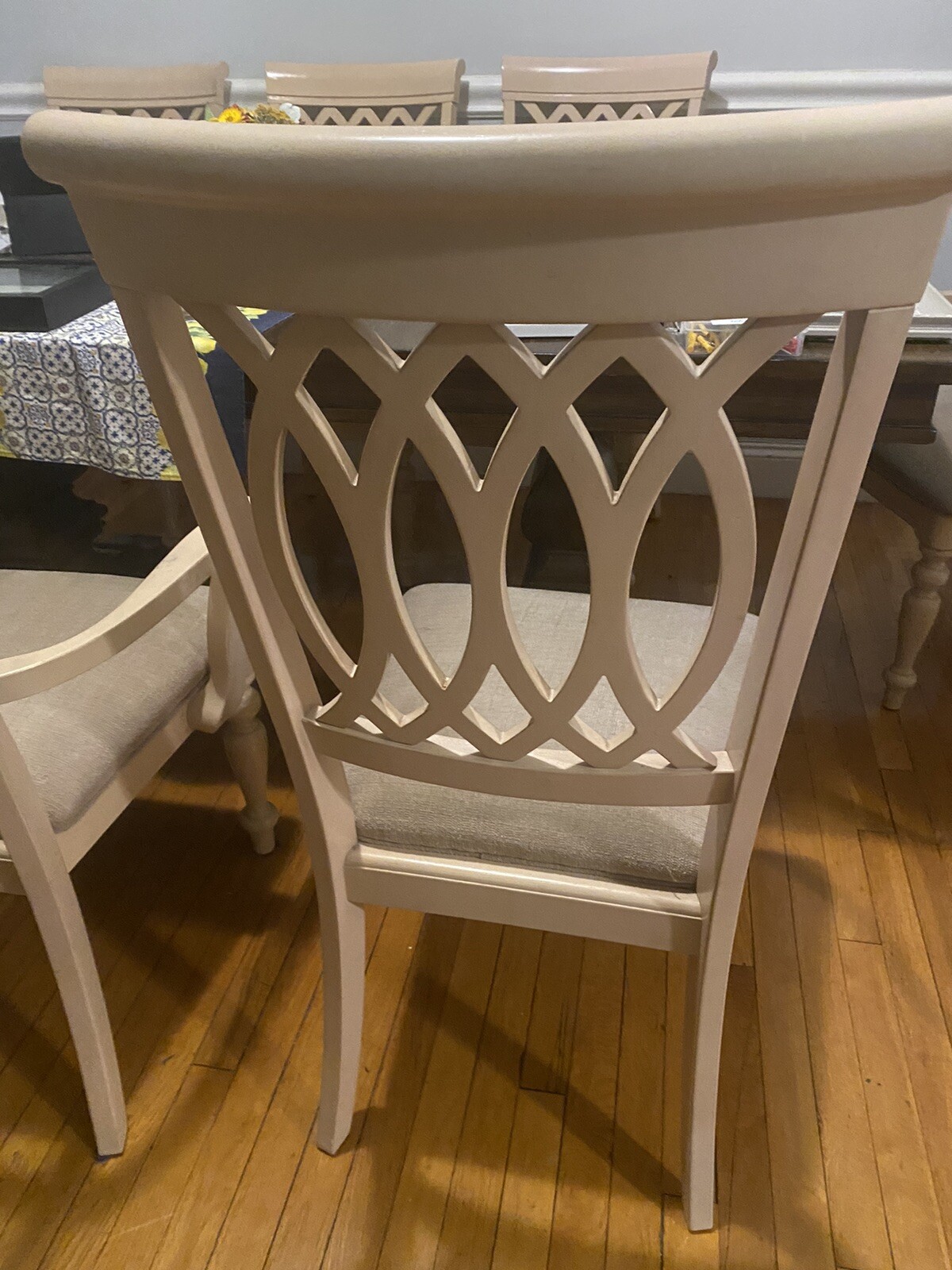 Large Dining Table Seats 10-12, Picture Shown Without the leaf.