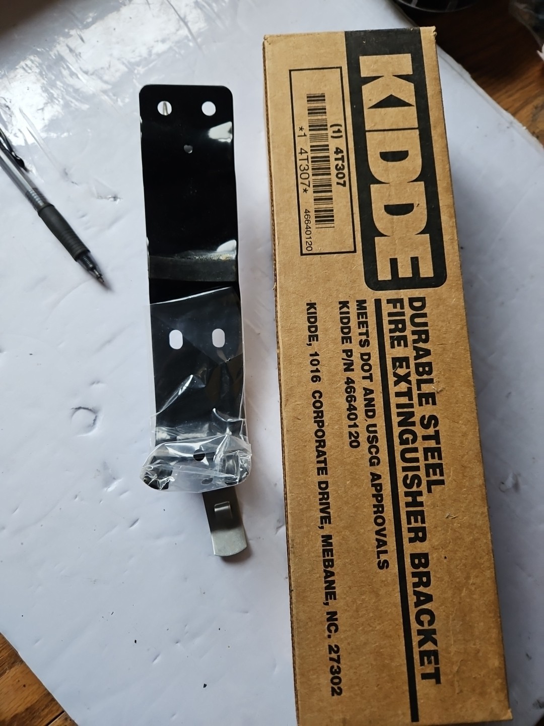 KIDDE 46640120 Fire Extinguisher Bracket Steel 4T307 NOS OEM BS4