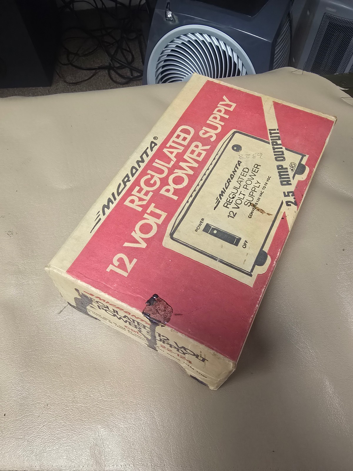 Micronta 22-124 Regulated 12 Volt Power Supply 2.5 AMP