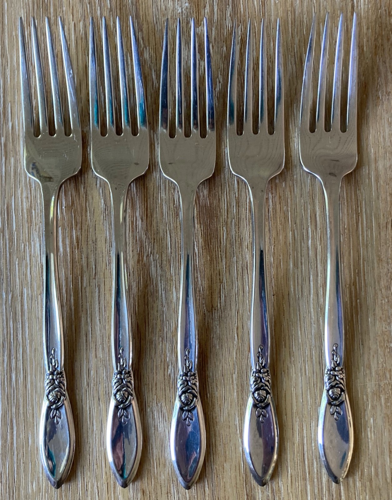 5 Oneida Community Stainless Spring Rose Dinner Forks 7.5"
