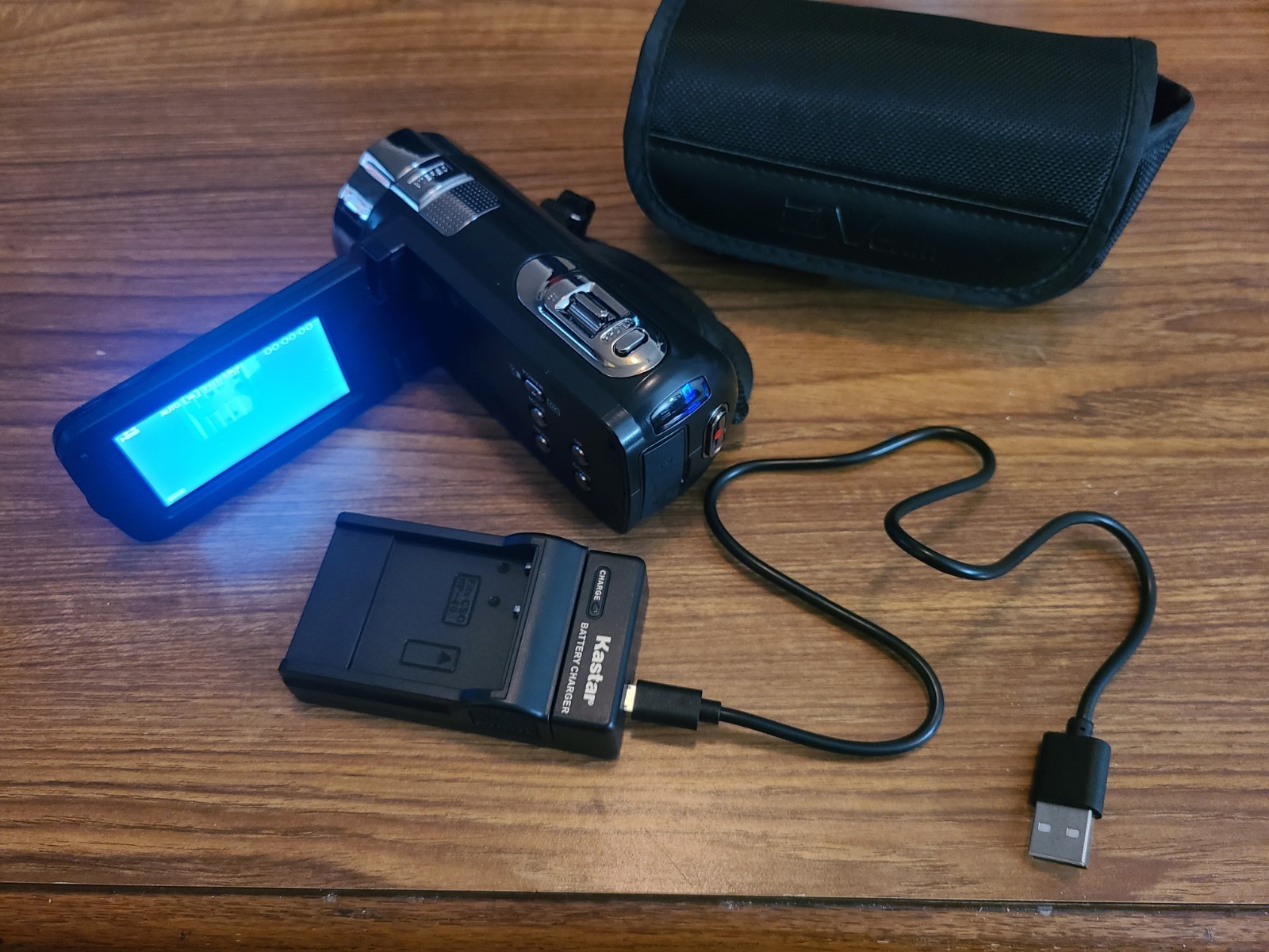 Kimire HD 24.0 Max Megapixel Digital Camcorder W/ Battery And Charger