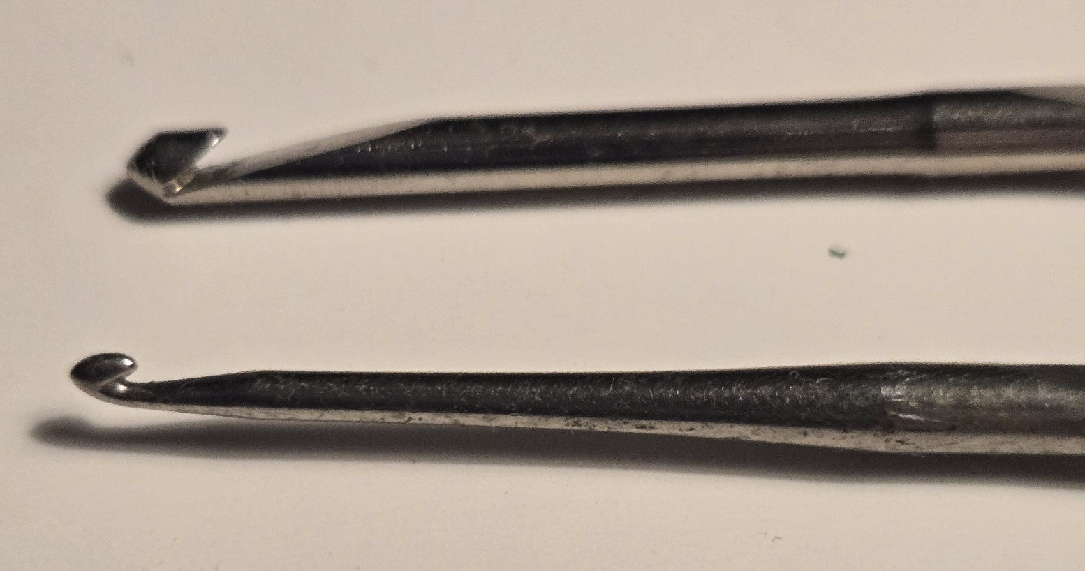 2 Vintage Crochet Hooks - Susan Bates , Boye