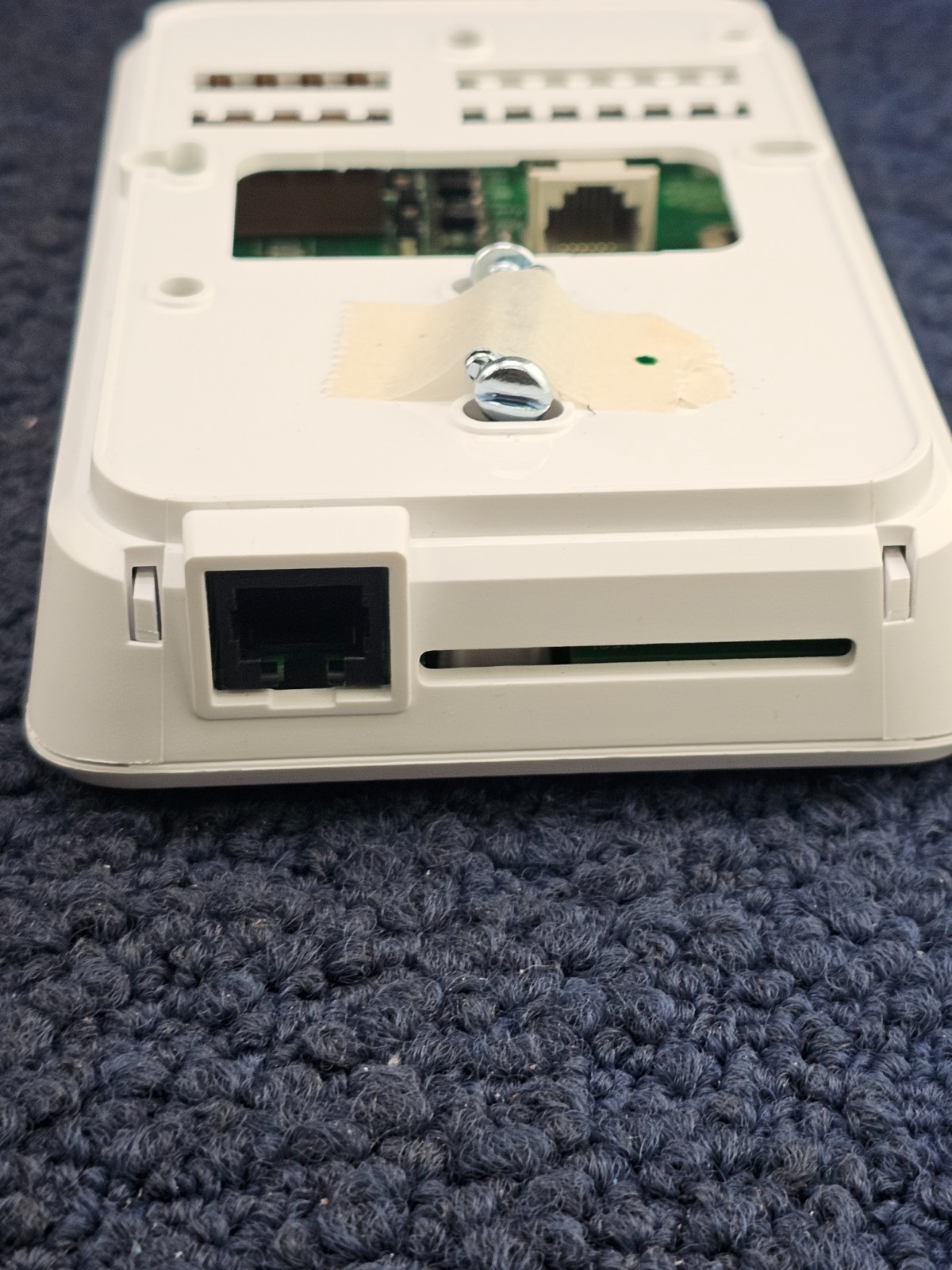 JOHNSON CONTROLS A163818R4G: Surface-Mounted NS8000 Series Network Sensor