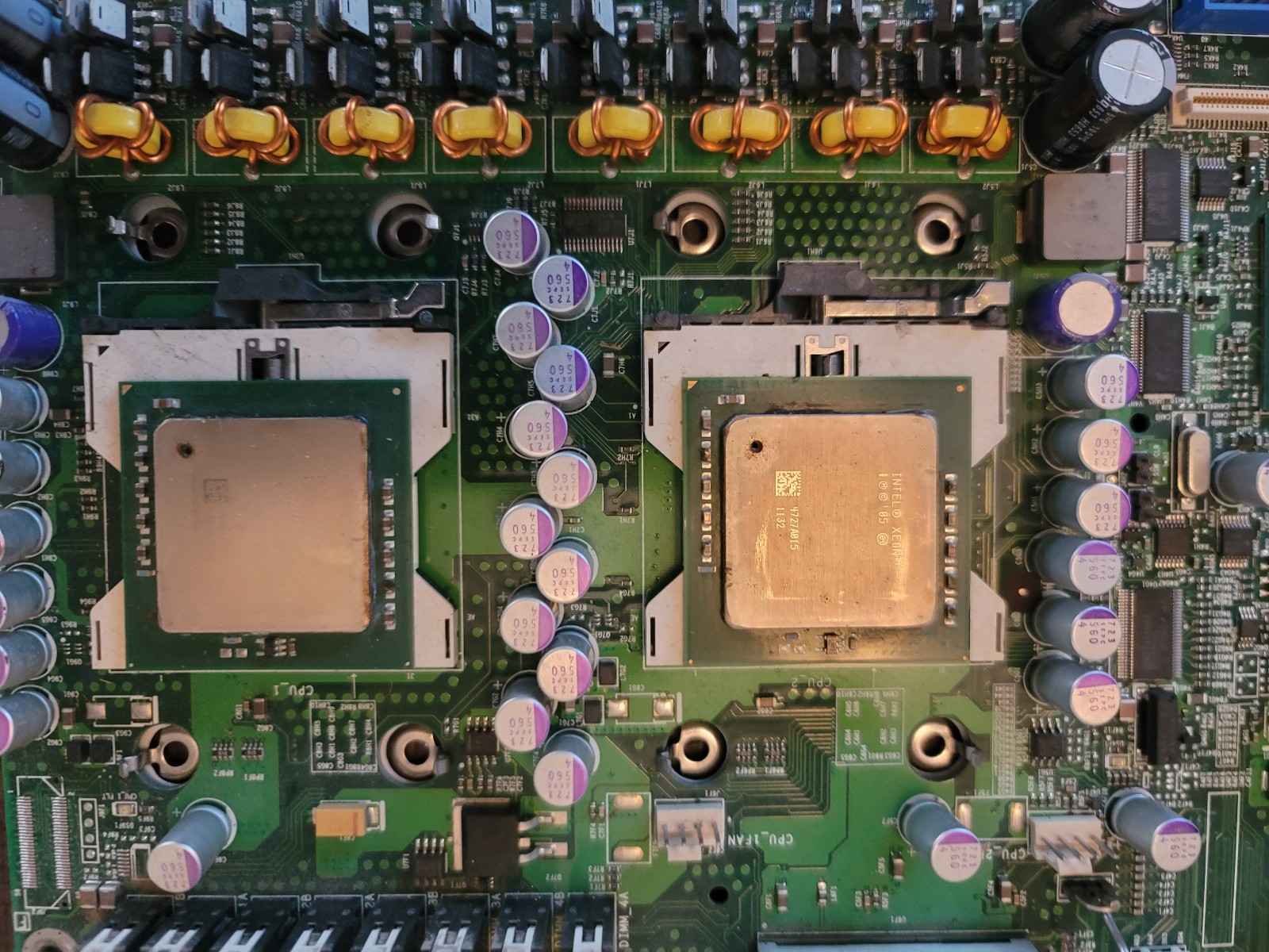 INTEL SERVER BOARD SE7520BD2 BUNDLE 2 x 2.8GHs 2800DP XEON PROCESSORS 8GB RAM