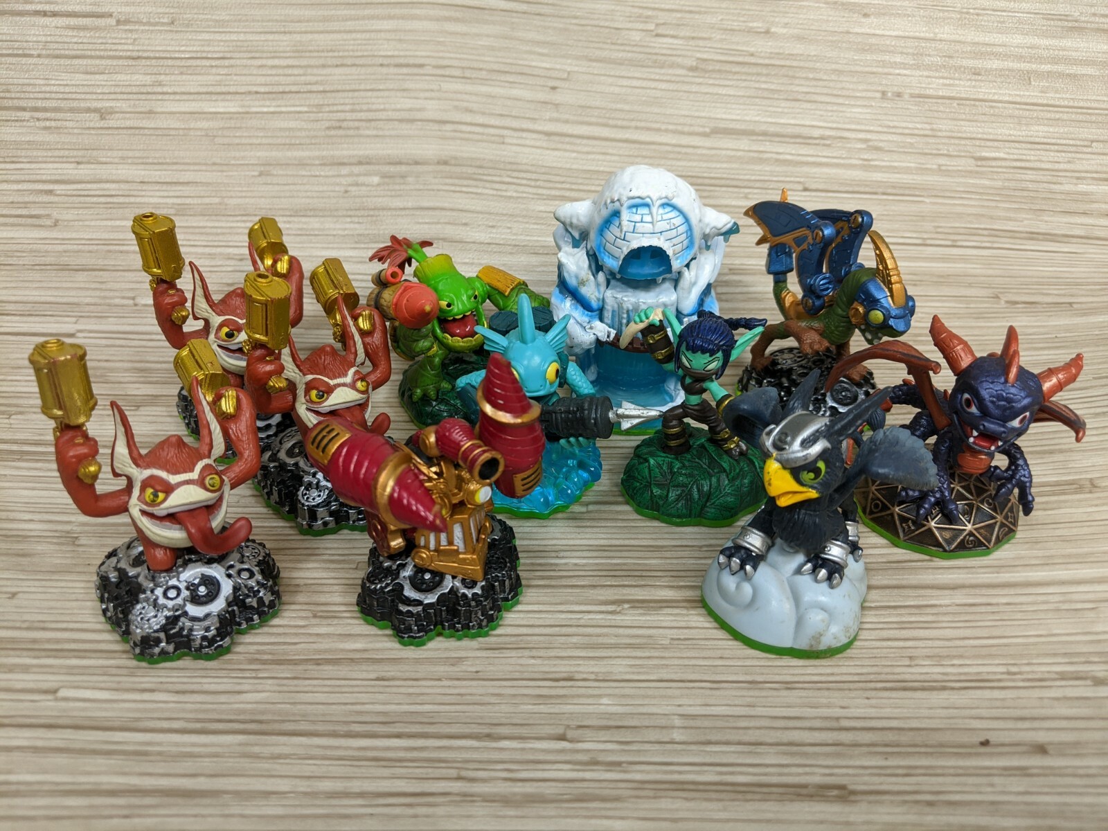 Lot of 11 Skylanders Spyro’s Adventure Character Figures Toys to Life Video Game