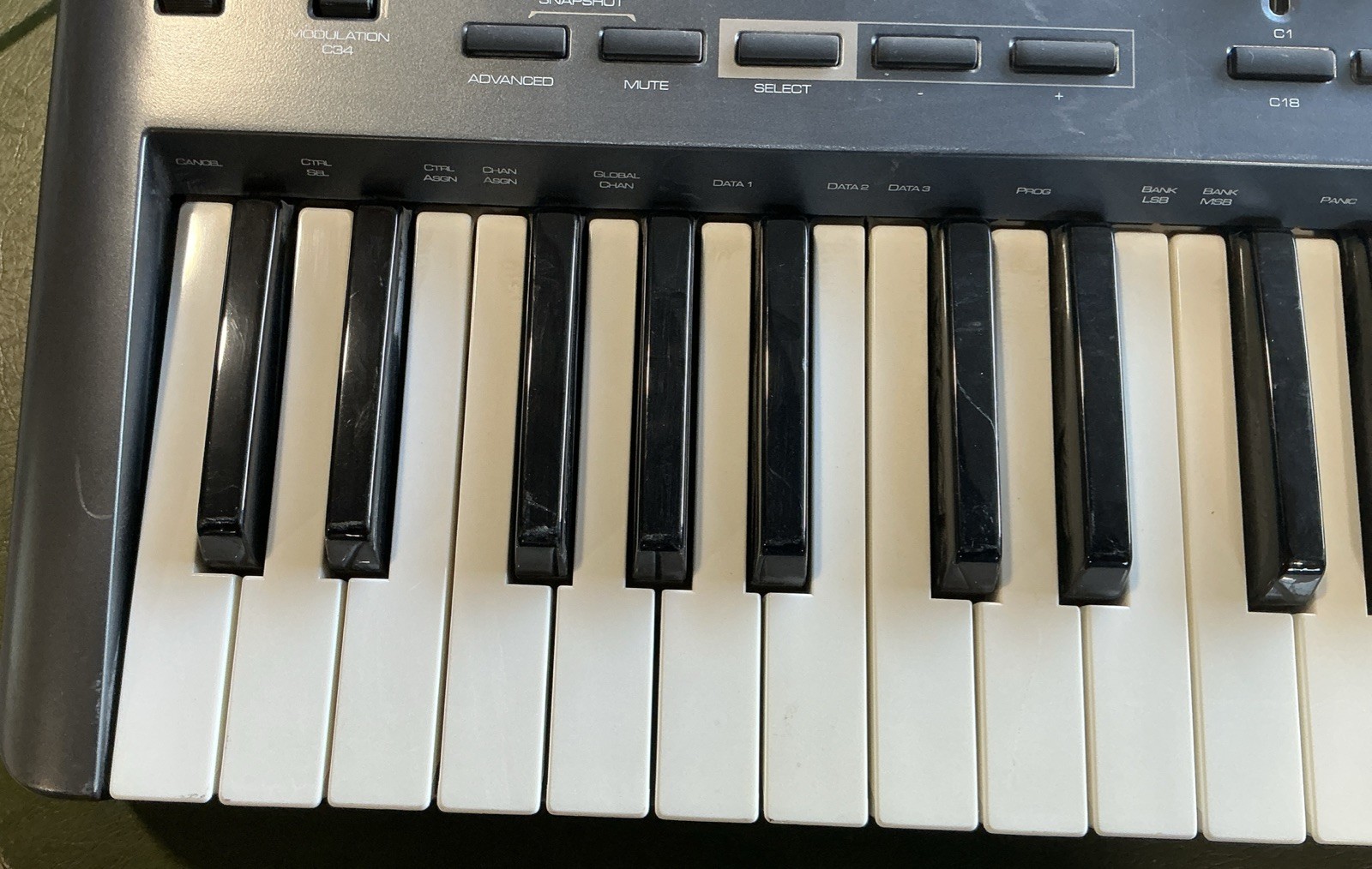 EUC M-Audio Oxygen 49 (3rd Gen) Electronic Midi Keyboard Tested