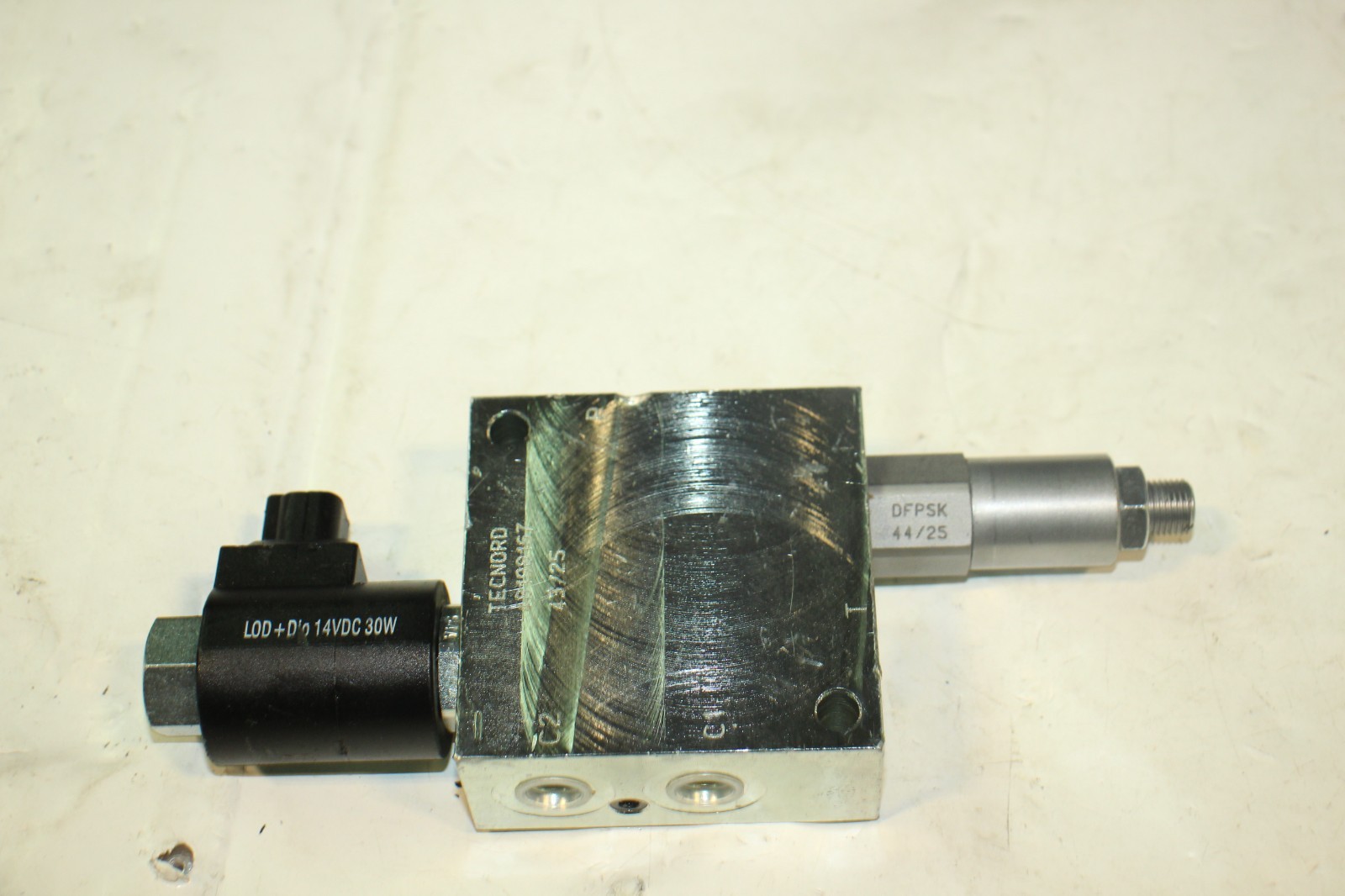 CNH Tecnord 48198167 Hydraulic Valve