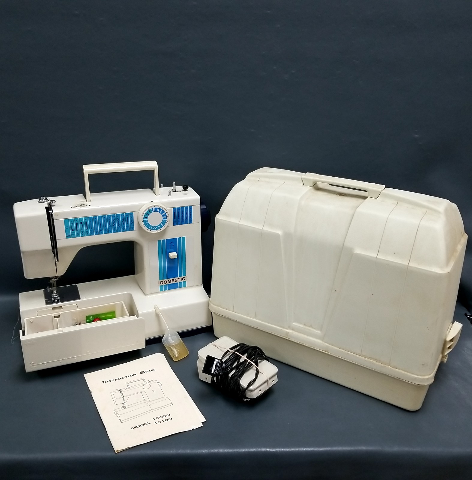 WHITE 1510 Heavy Duty Domestic Sewing Machine All Metal In Case WORKS!