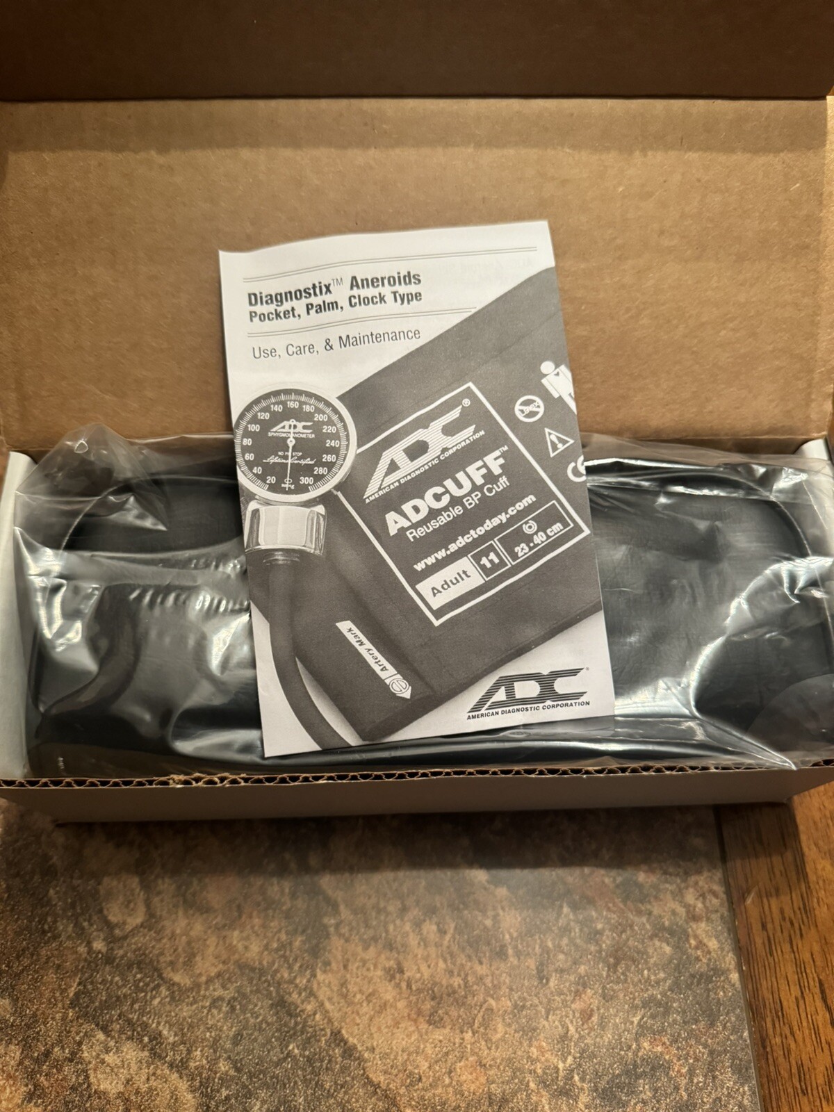 ADC Diagnostix 700 13TBK Aneroid Sphygmomanometer Thigh Cuff & Carry Case
