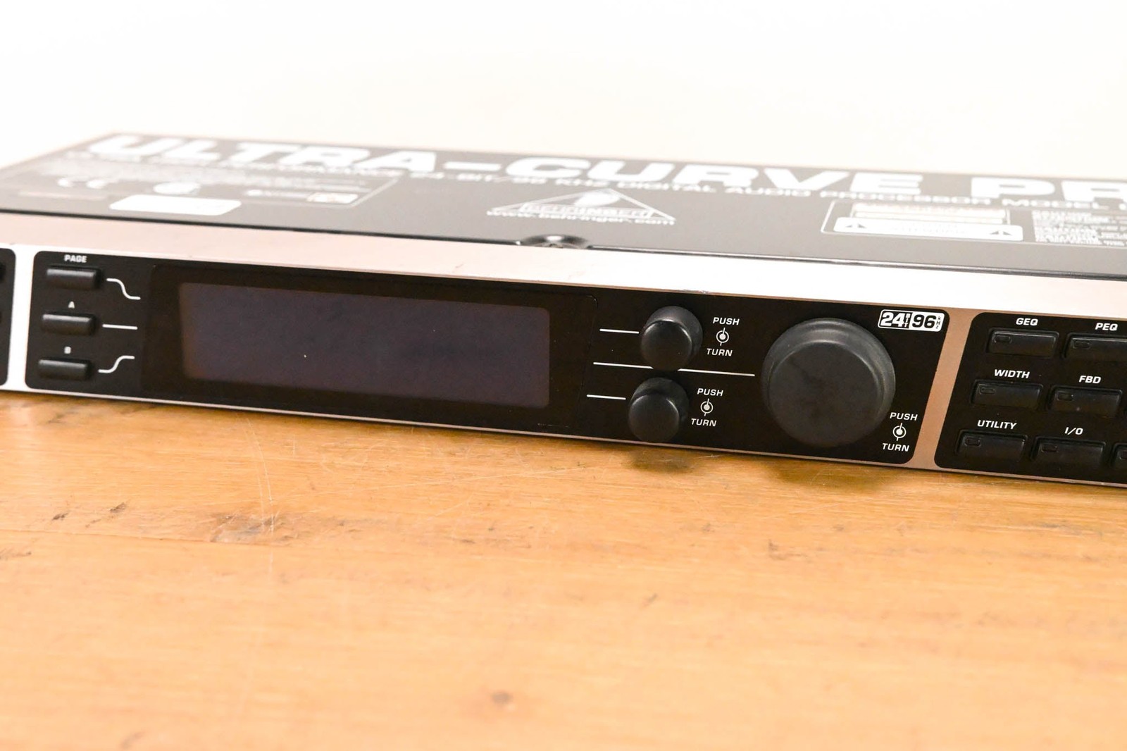 Behringer Ultracurve Pro DEQ2496 Equalizer and Mastering Processor CG01Y4E