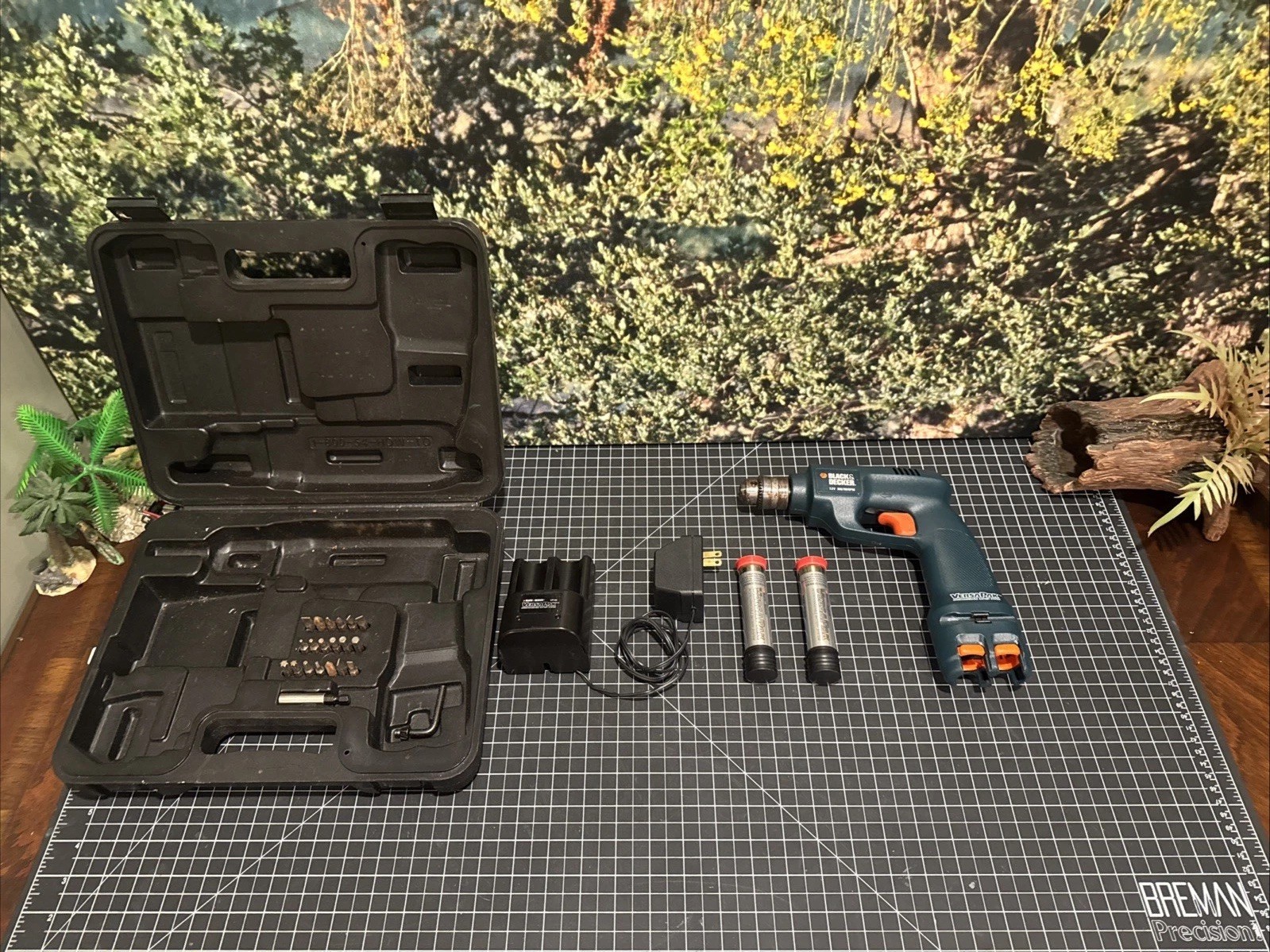 Black & Decker 7.2V Versapak™ Model VP 870 Reversible Drill Case and Charger
