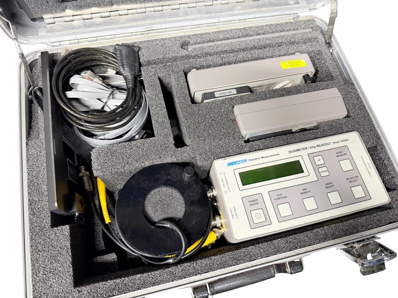 Inovision 35050A/CE Dosimeter/KVP Reader Kit w/ 35035 Meter & 35080B Divider