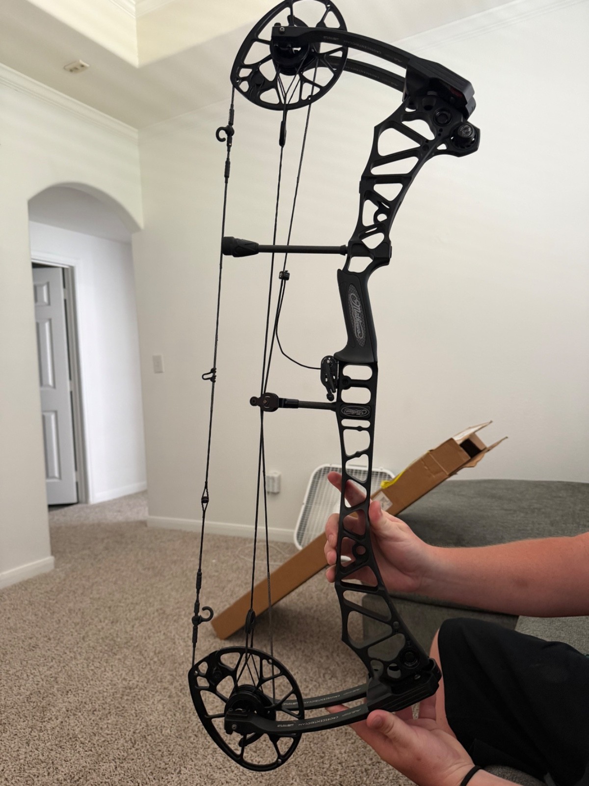 mathews traverse compound bow