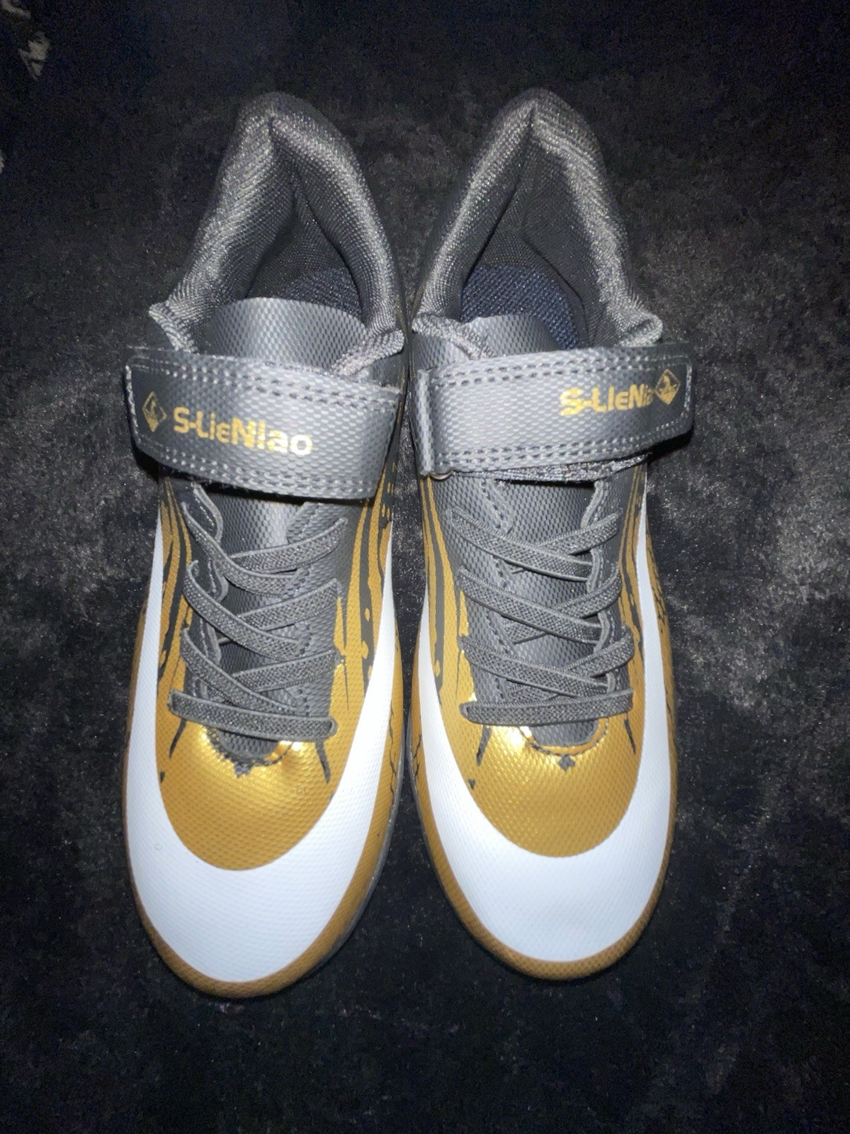 S Lieniao Soccer Shoes , Size EU 38, Black And Gold Brand New ,no Box