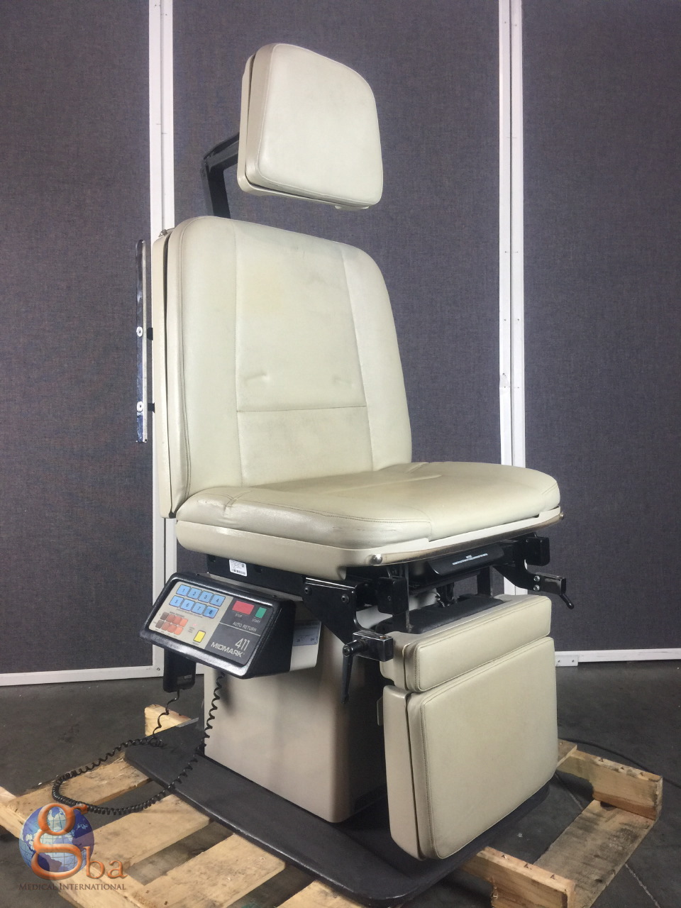 Midmark Ritter 411 Power Programmable Procedure Table w/ NEW Upholstery Top