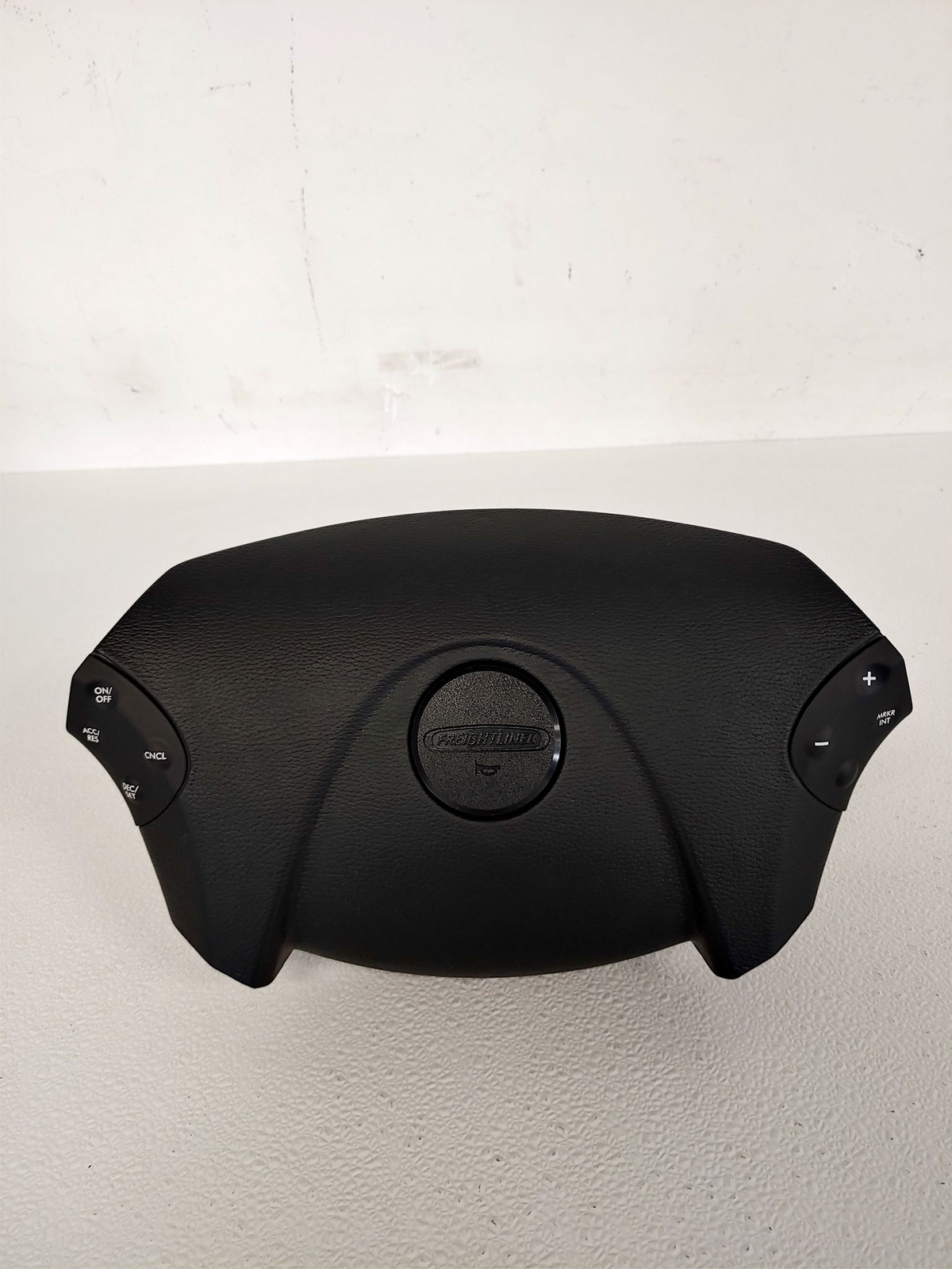Freightliner Cascadia P3 No Engine Brake Steering Wheel Cover - PN A14-15886-001