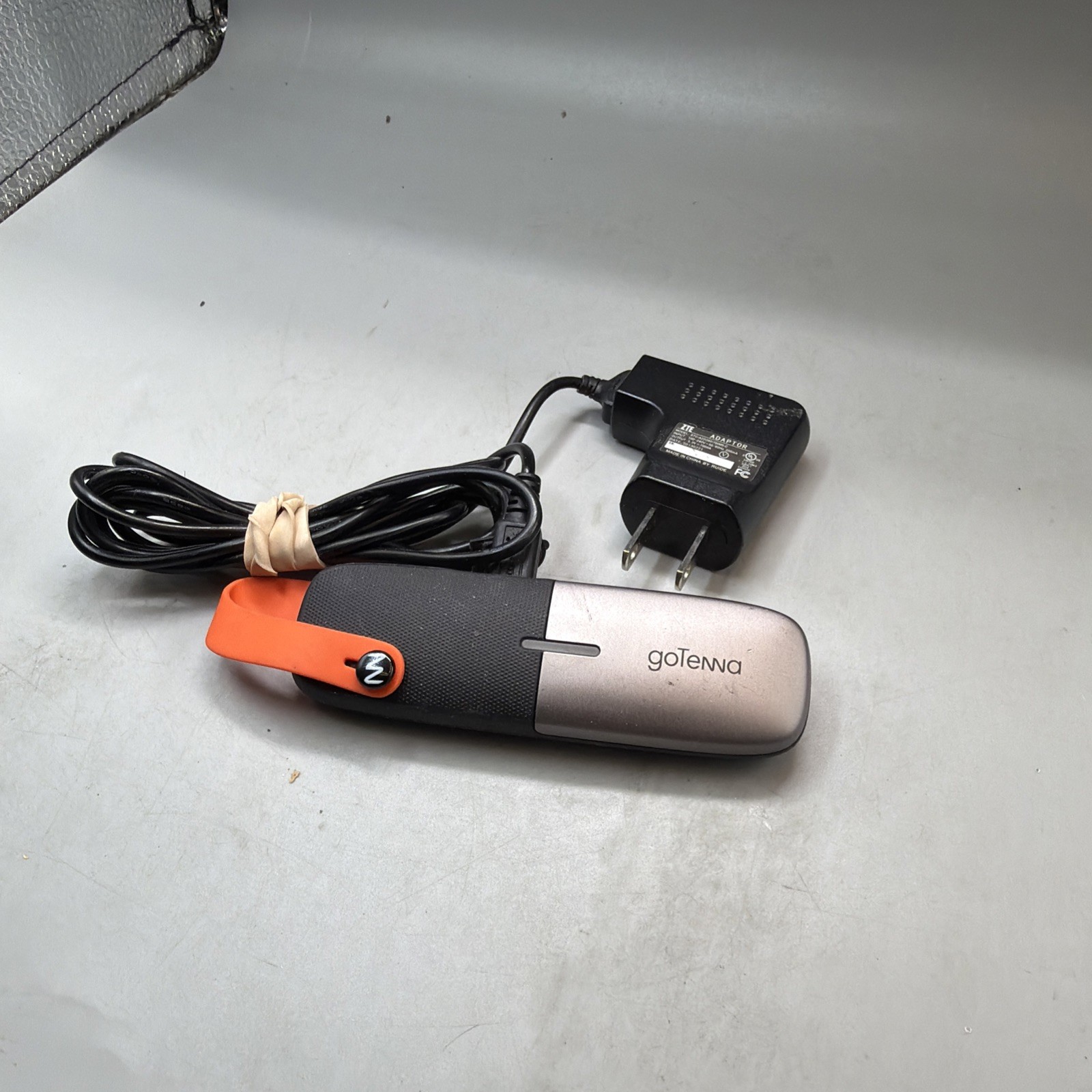GoTenna Mesh Off-Grid SMS And GPS Device Festival Hiking Hunting EUC