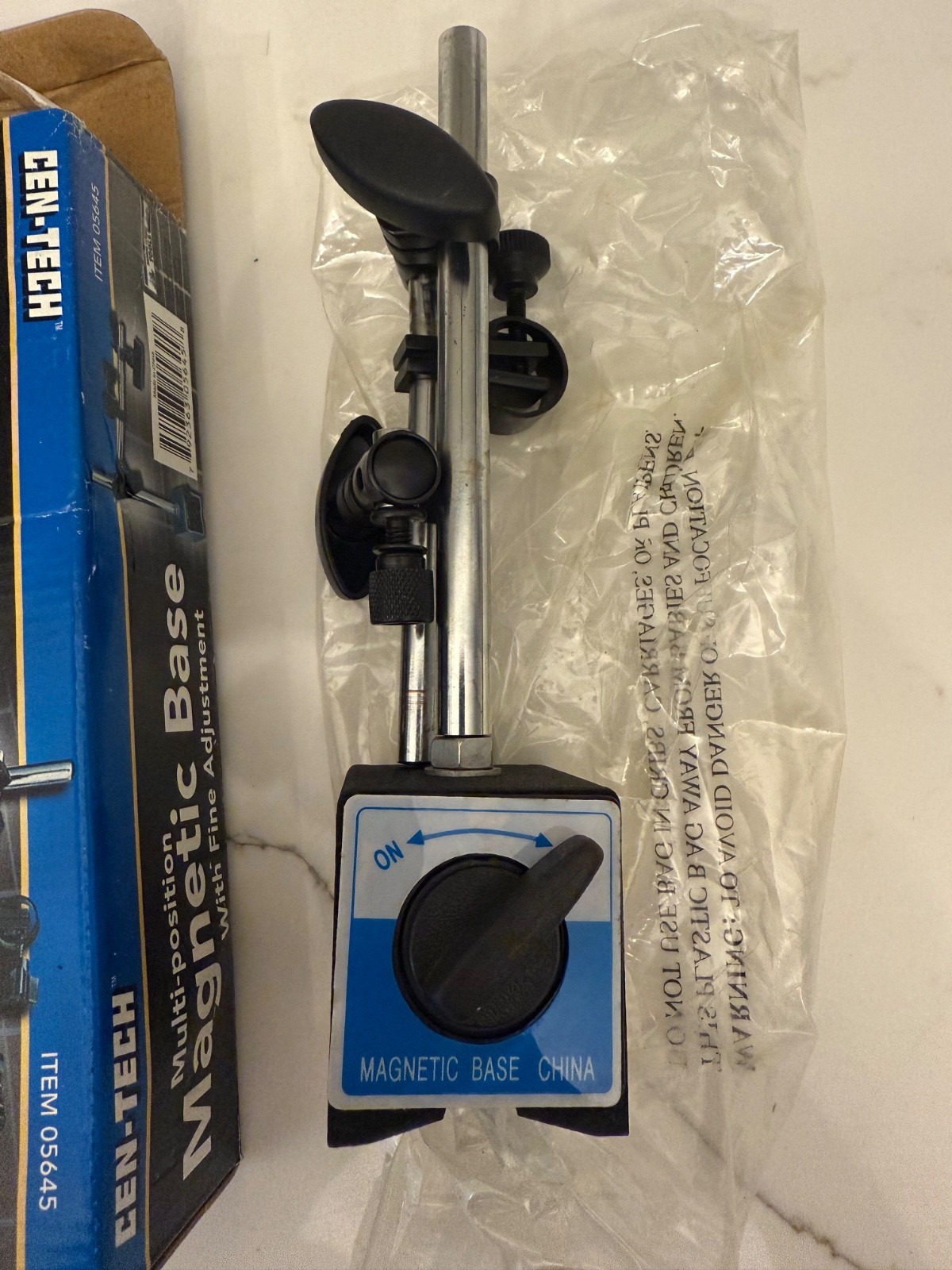 Cen-Tech Multi-Position Magnetic Base w/Fine Adjustment Item 05645