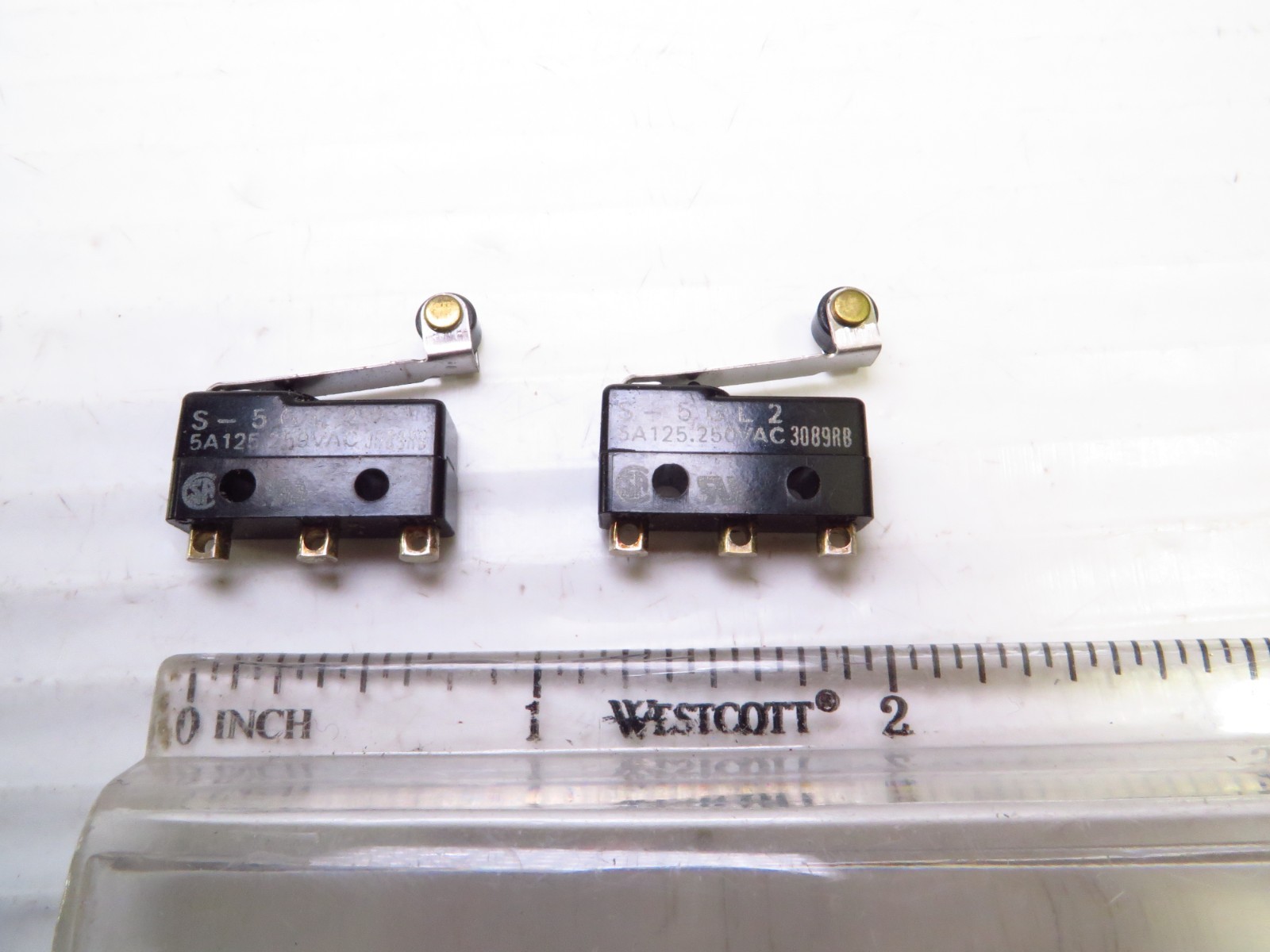 2 Pack Omron S-5GL2 Roller Lever Microswitch Switch, 5A 125-250VAC, 3089RB, NEW