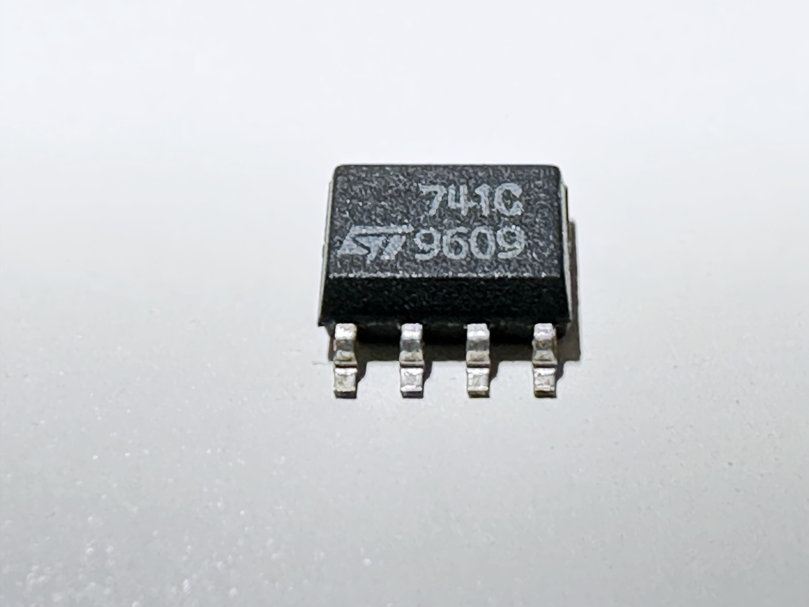 10X UA741CD 741C STMicroelectronics General Purpose Single Op Amp 5V-40V SOIC-8