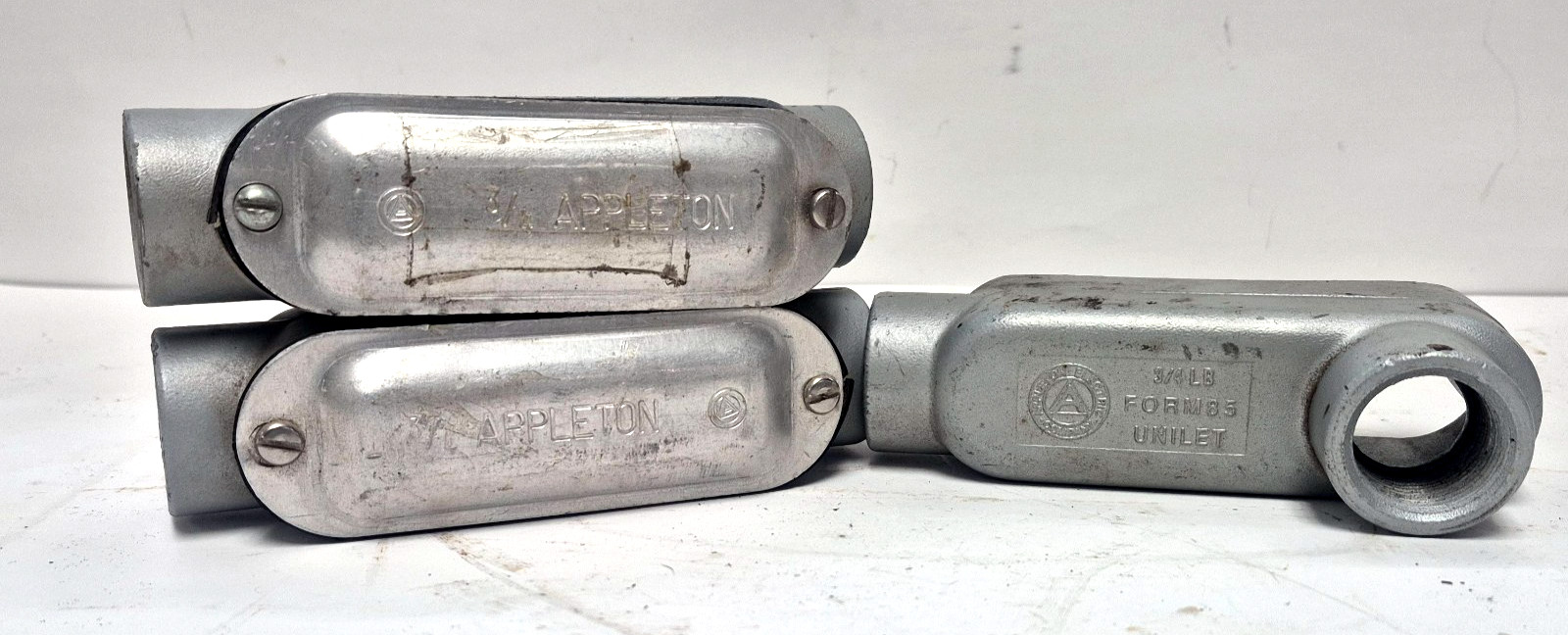 ASSORTMENT OF APPLETON CONDUIT OUTLET BODY COVERS 3/4LB & 3/4C FORM 85 LOT OF 3
