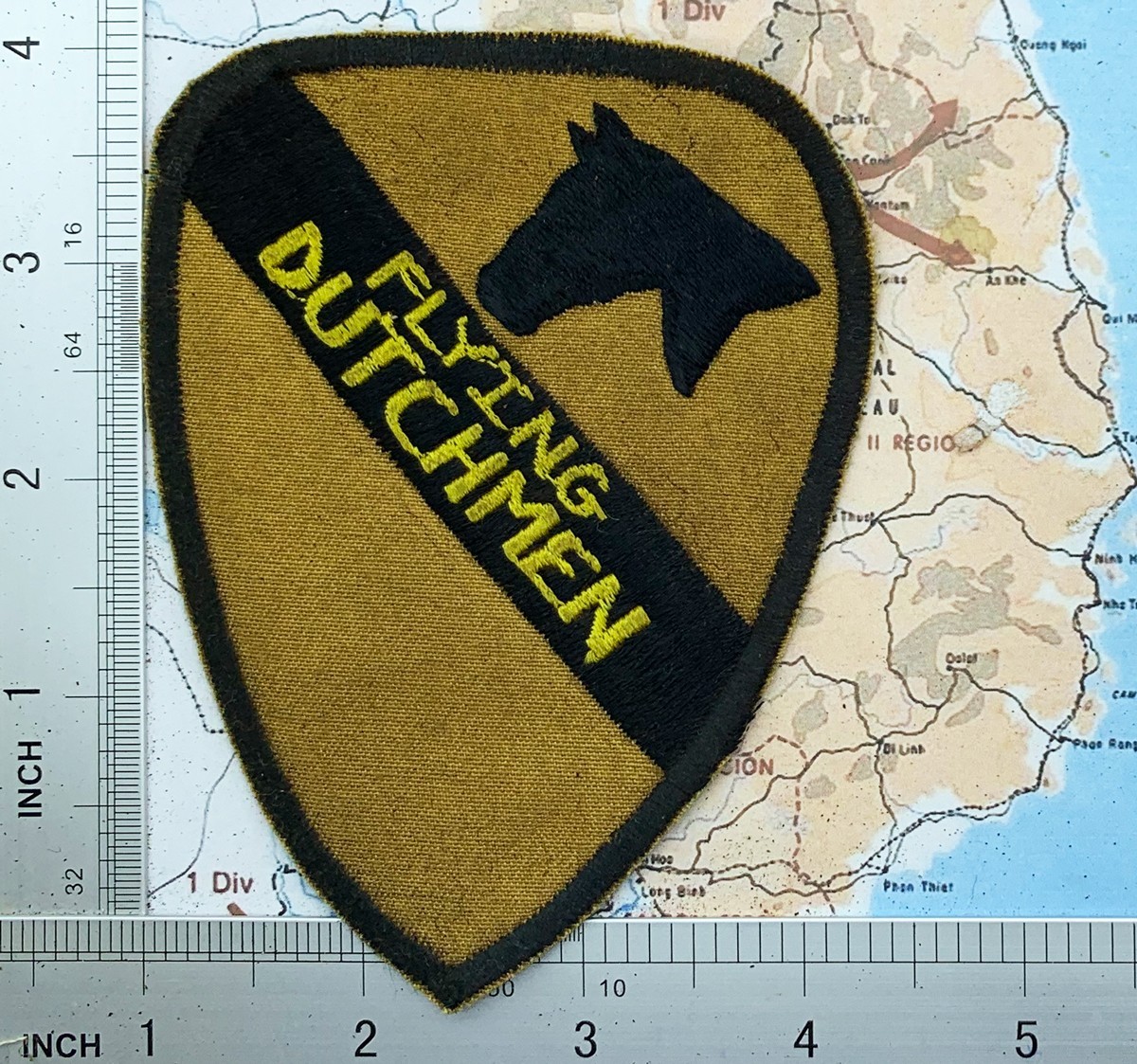 patch , 1st cavalry patch , FLYING DUTCHMEN , vietnam war patch , t9-920