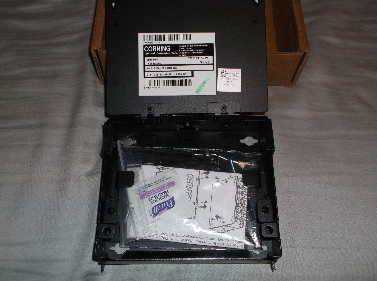 Corning SPH-01P Single-Panel Housing w/ DIN MT.