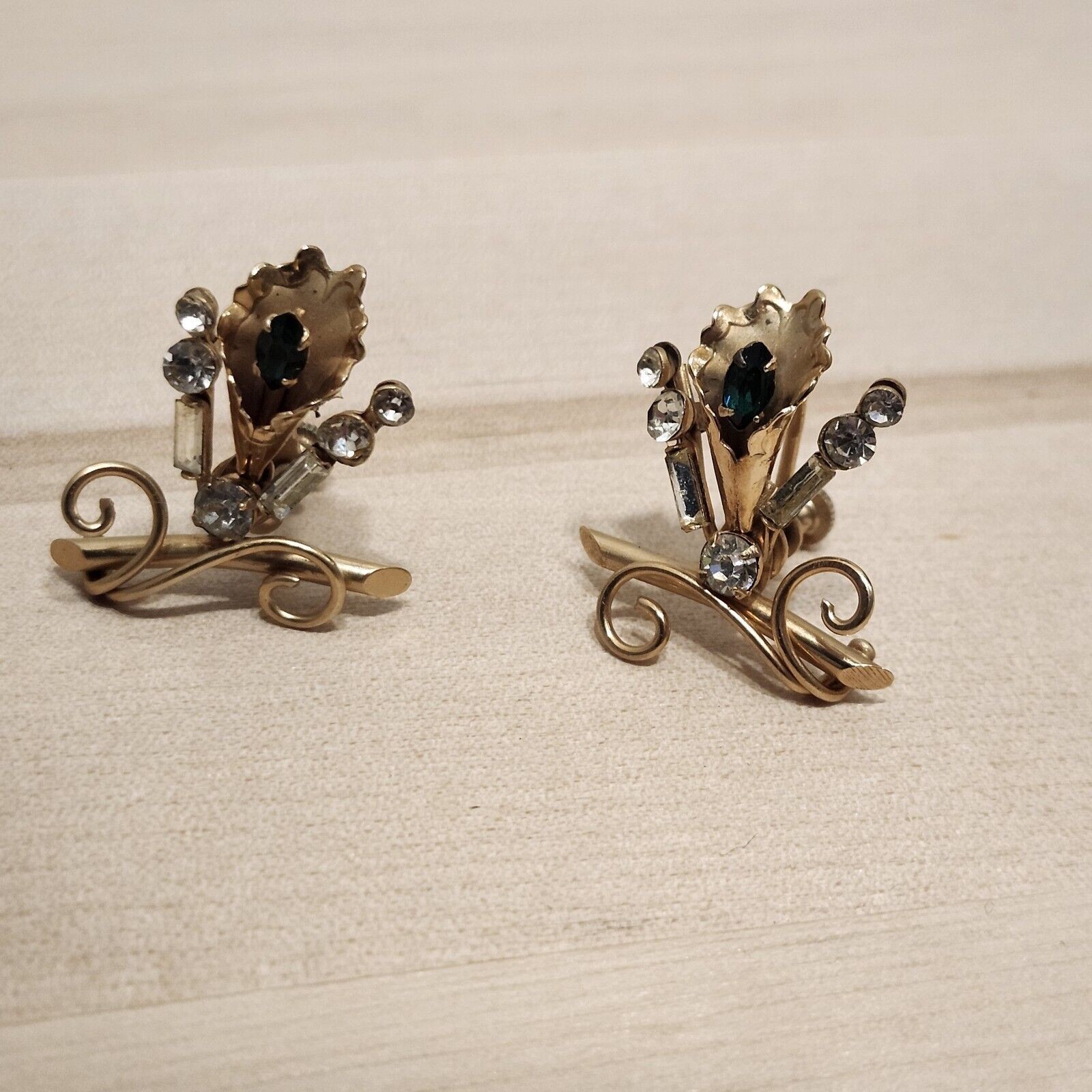 Vtg 10k GP Elegant Crystal Flower Bouquet Intricate Earrings Screw Back